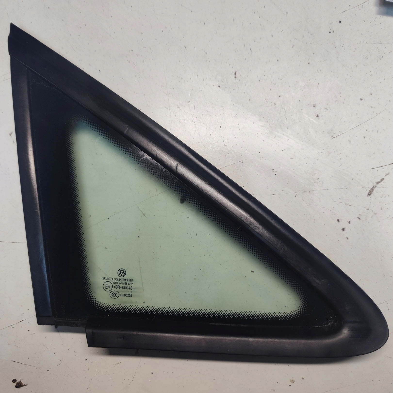 VW Touran I szyba karoseryjna prawa przod