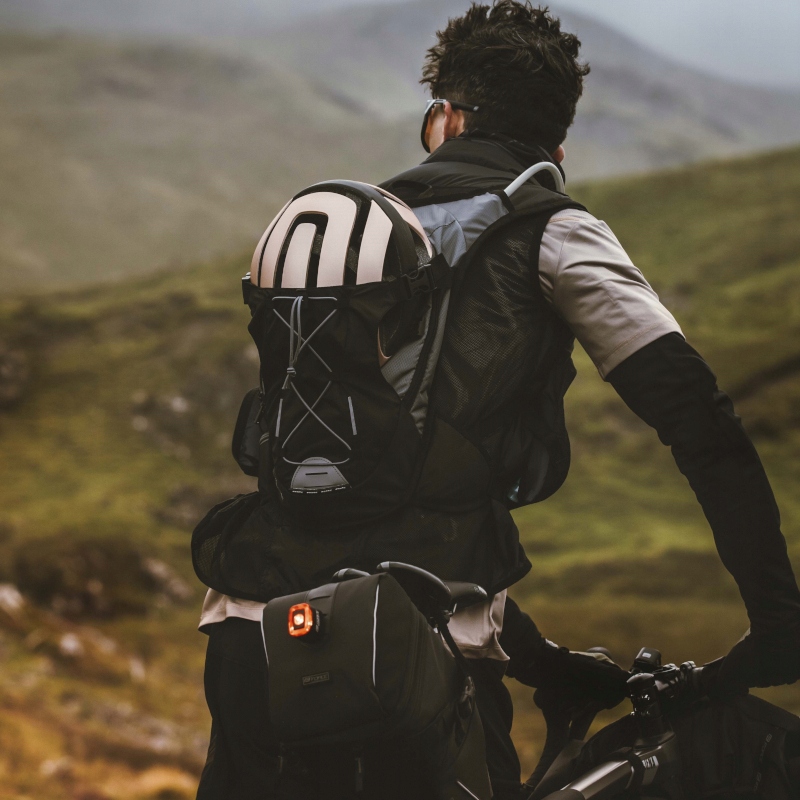 LAMPKA ROWEROWA TYLNA FORCE FLEA LED COB 70LM Model MOCNA LAMPKA DO ROWERU TYLNA USB-C 10 TRYBÓW