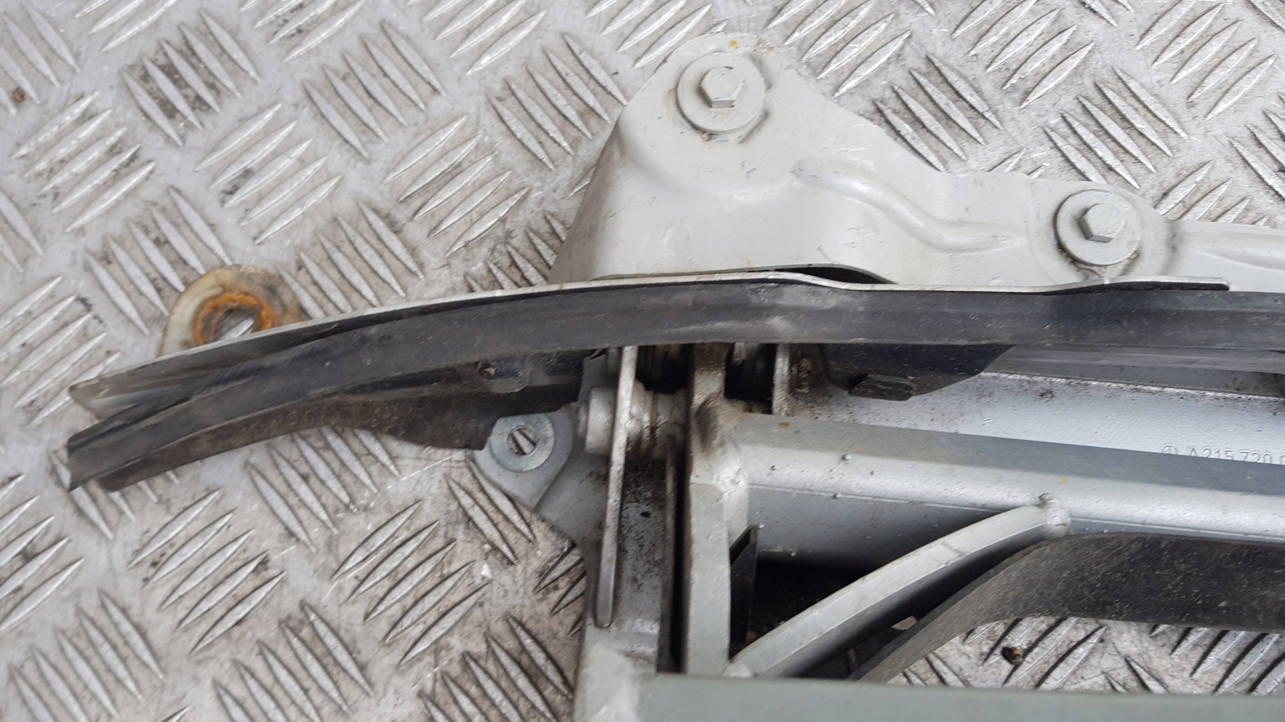 MERCEDES W215 hinge door left A2157200137