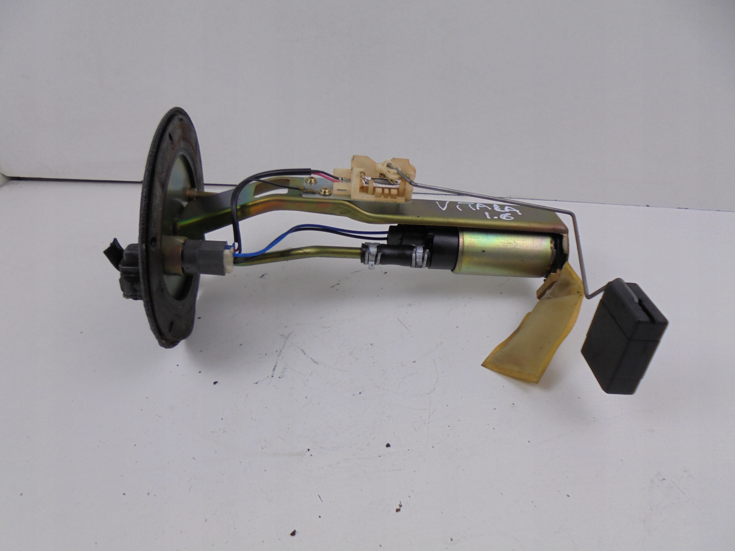 ТОПЛИВНЫЙ НАСОС ПОПЛАВКОВЫЙ 15100-65D22 VITARA 1.6 16V