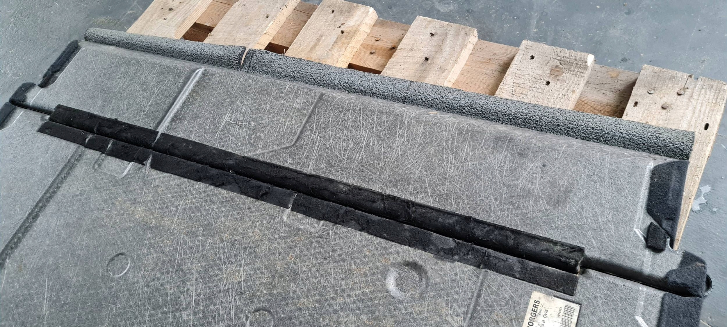Q3 83A floor mats boot mat lower 83A861529B