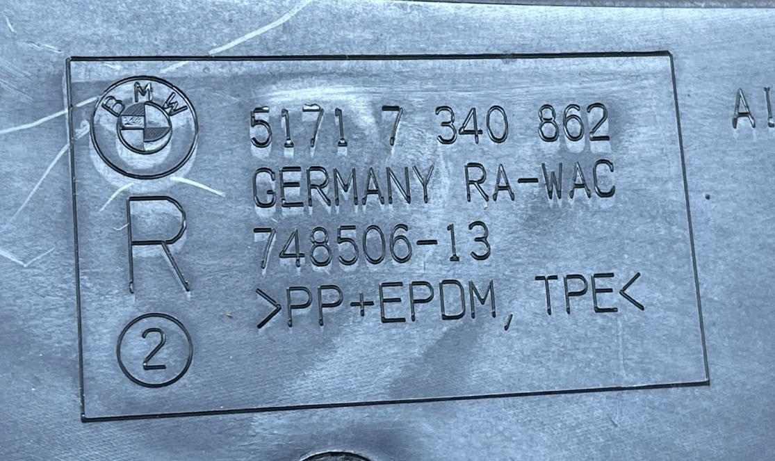 BMW 3 G20 G21 TROJKAT mudguard cover lower right front 7340862