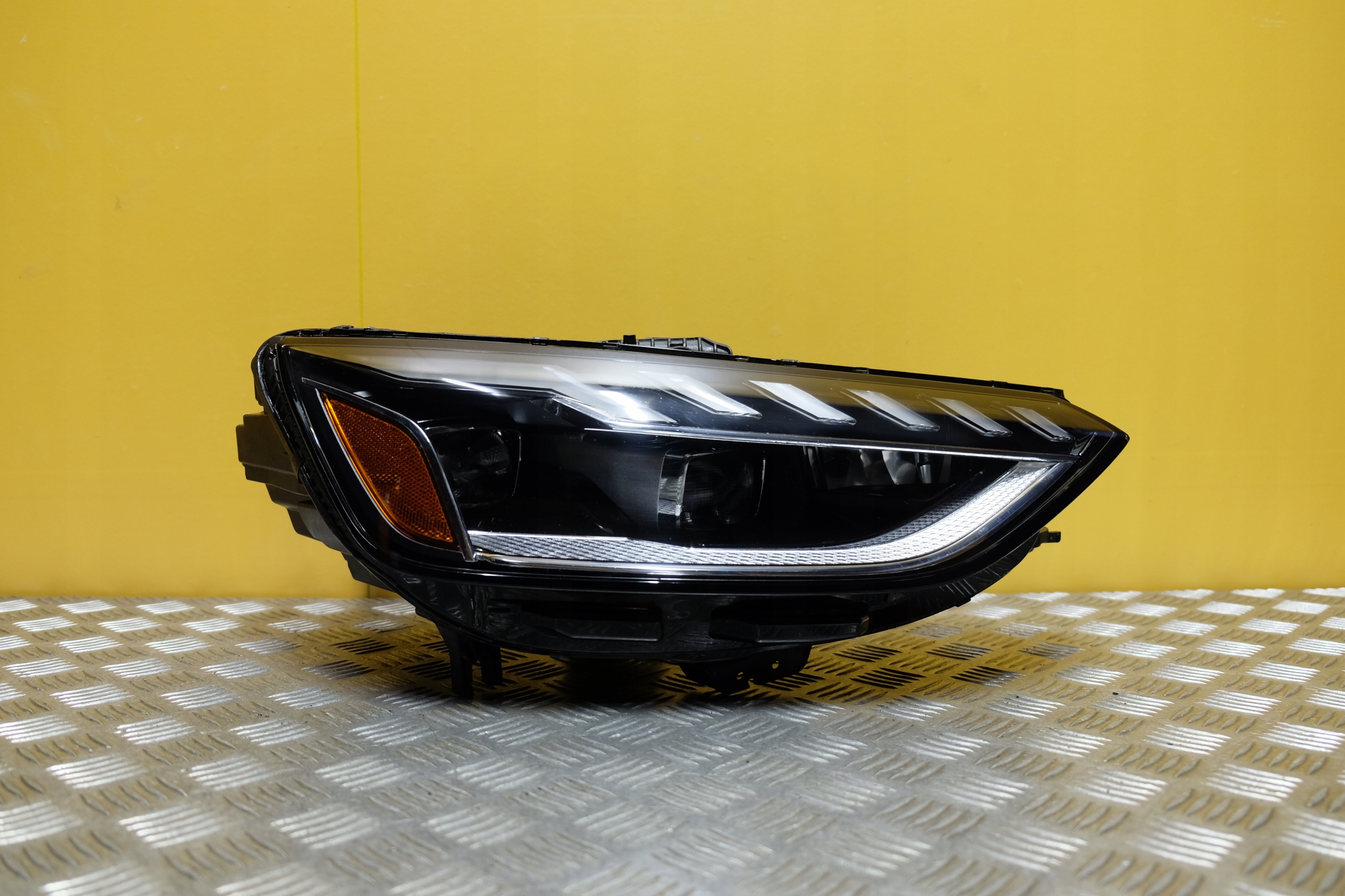 AUDI A4 B9 LIFT 2019- REFLEKTOR LAMPA LED MATRIX PRAWA USA