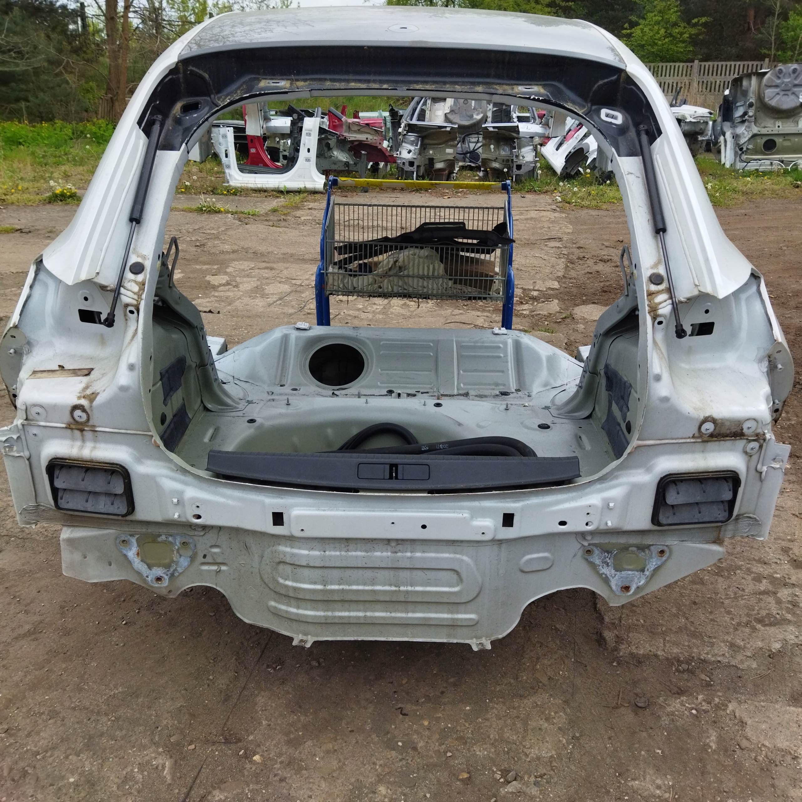 PEUGEOT 208 II GTLINE DUPA DACH PAS WANNA BŁOTNIK P.L. KWED 2020R Typ samochodu Samochody osobowe