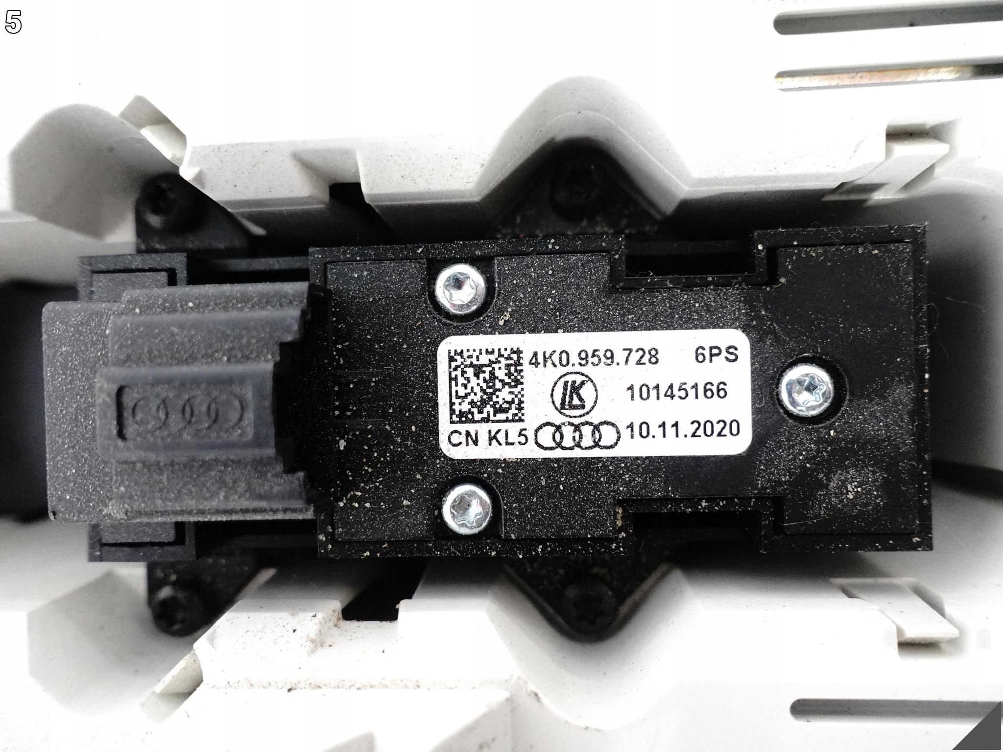 AUDI A3 8Y0 20- control panel light of the roof PRZYCISKI front