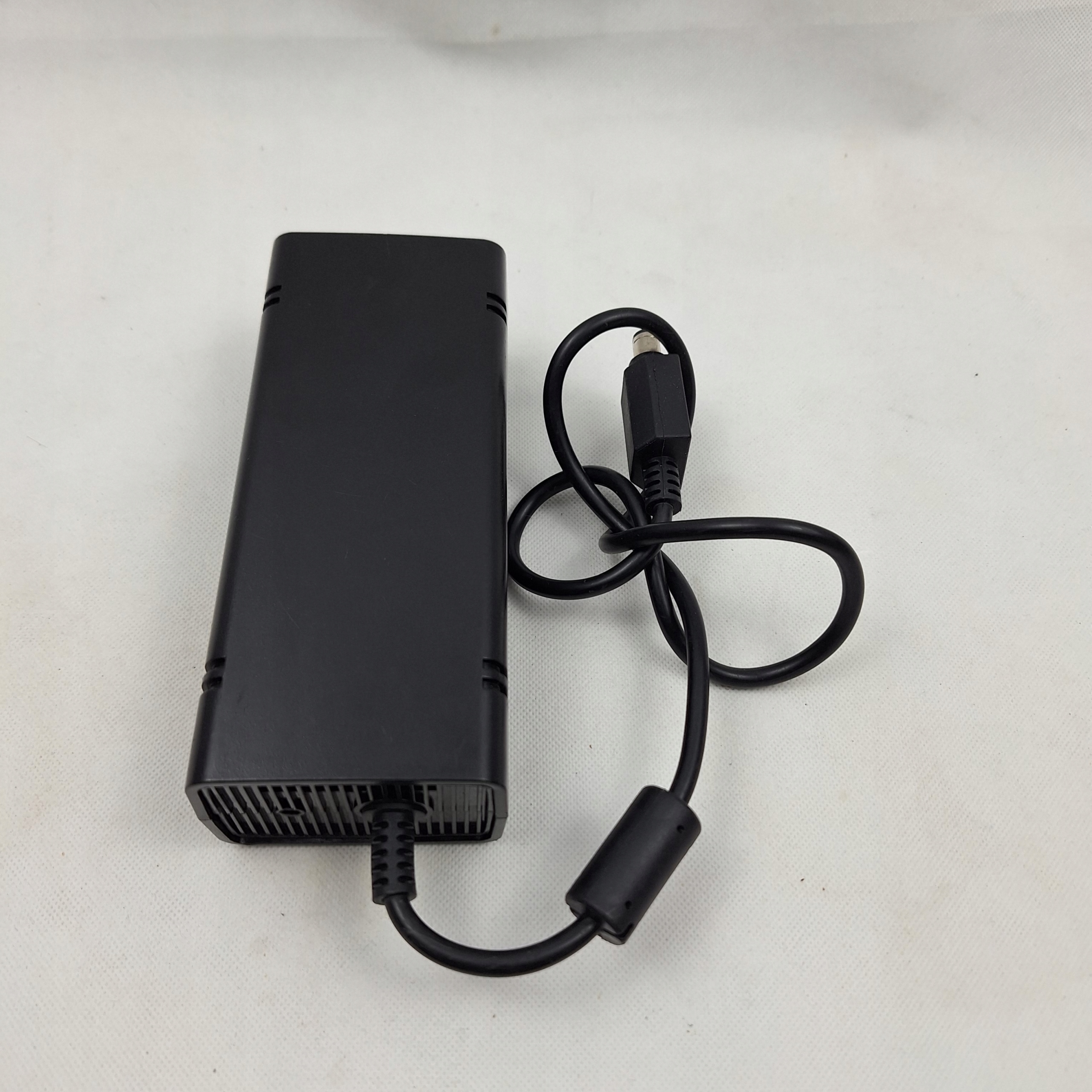 Charger Zasilacz zamiennik xbox 360 SLIM S 135W SOLIDNA JAKOŚĆ Producent Akyga