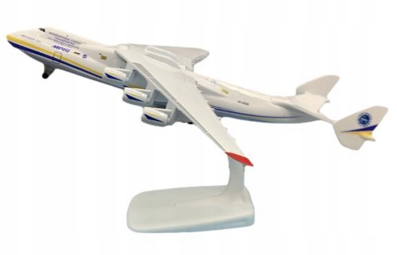 Model Letadla AN225 Antonov Sběratelská Replika 20 CM 1:400