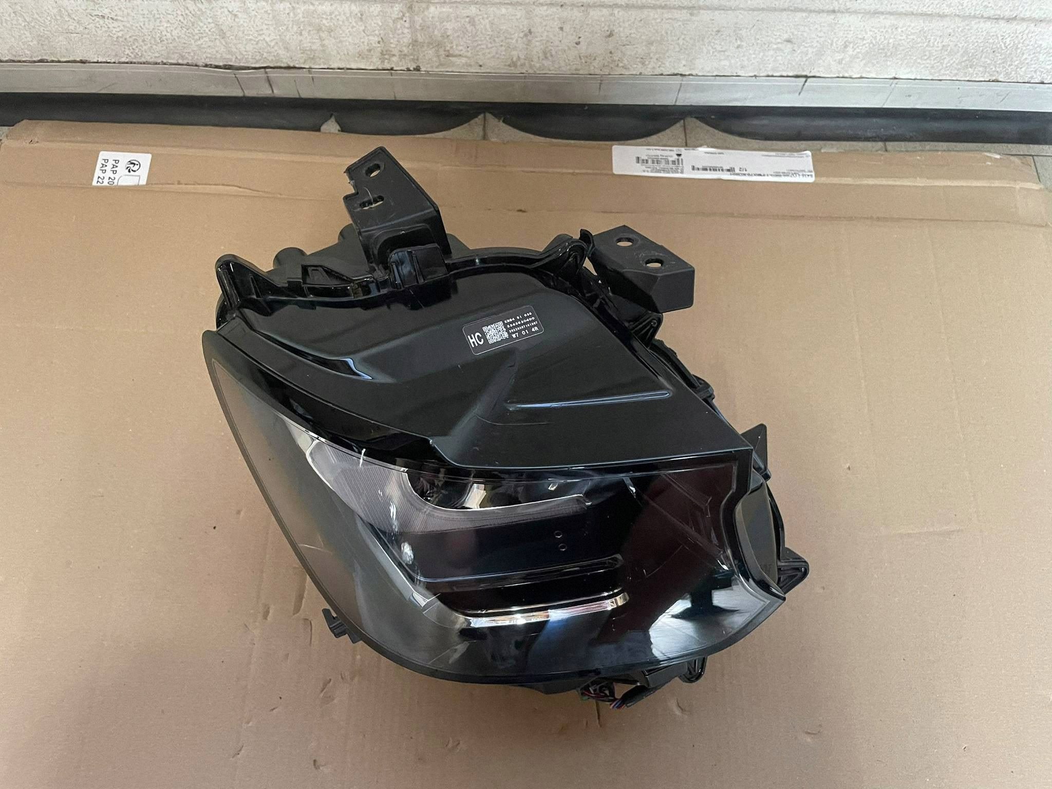 Reflektor front side right Mazda CX-60 KR9R51030 "NR Z"