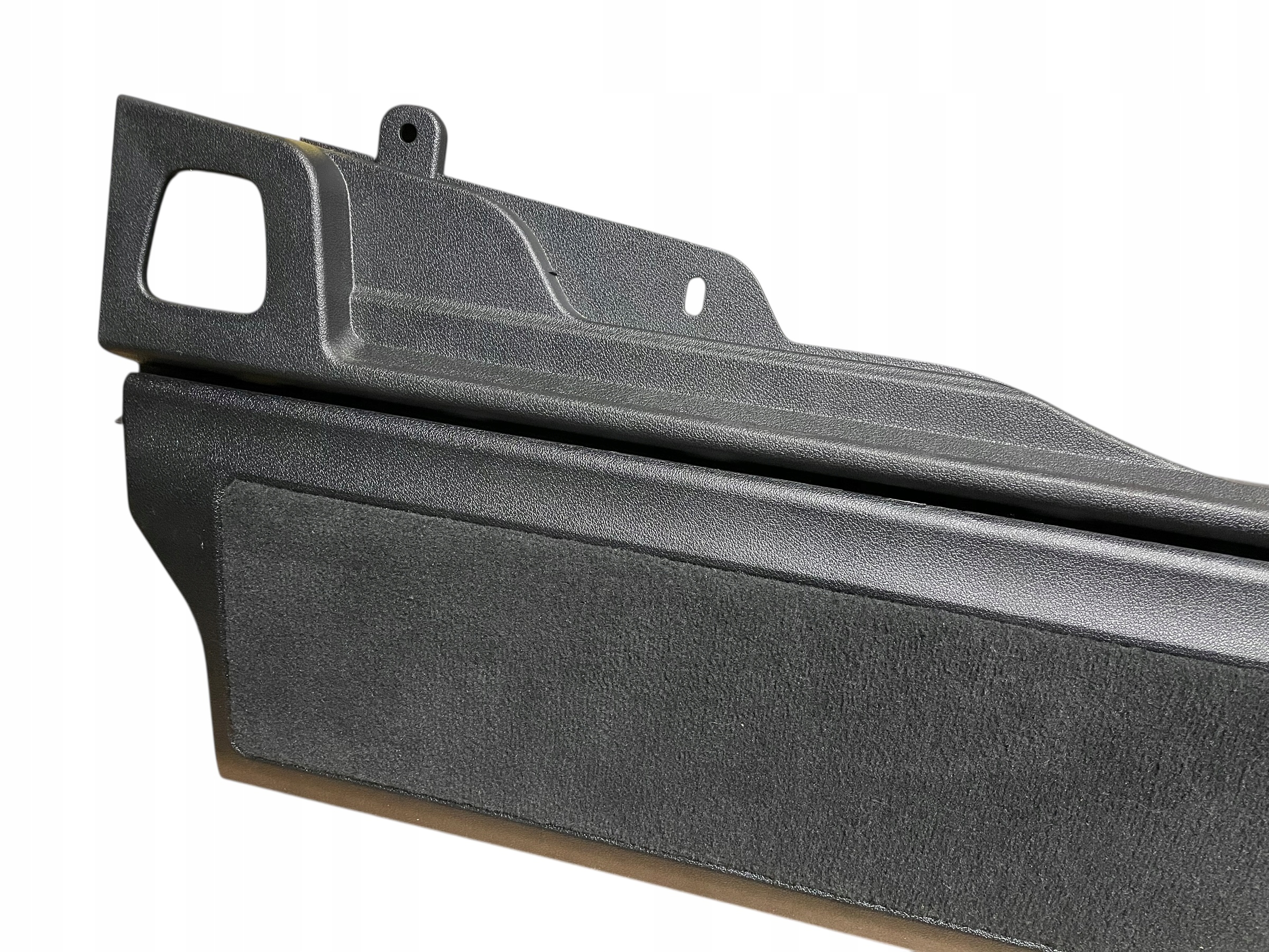 cover bonnet boot of a lock BMW X7 G07
