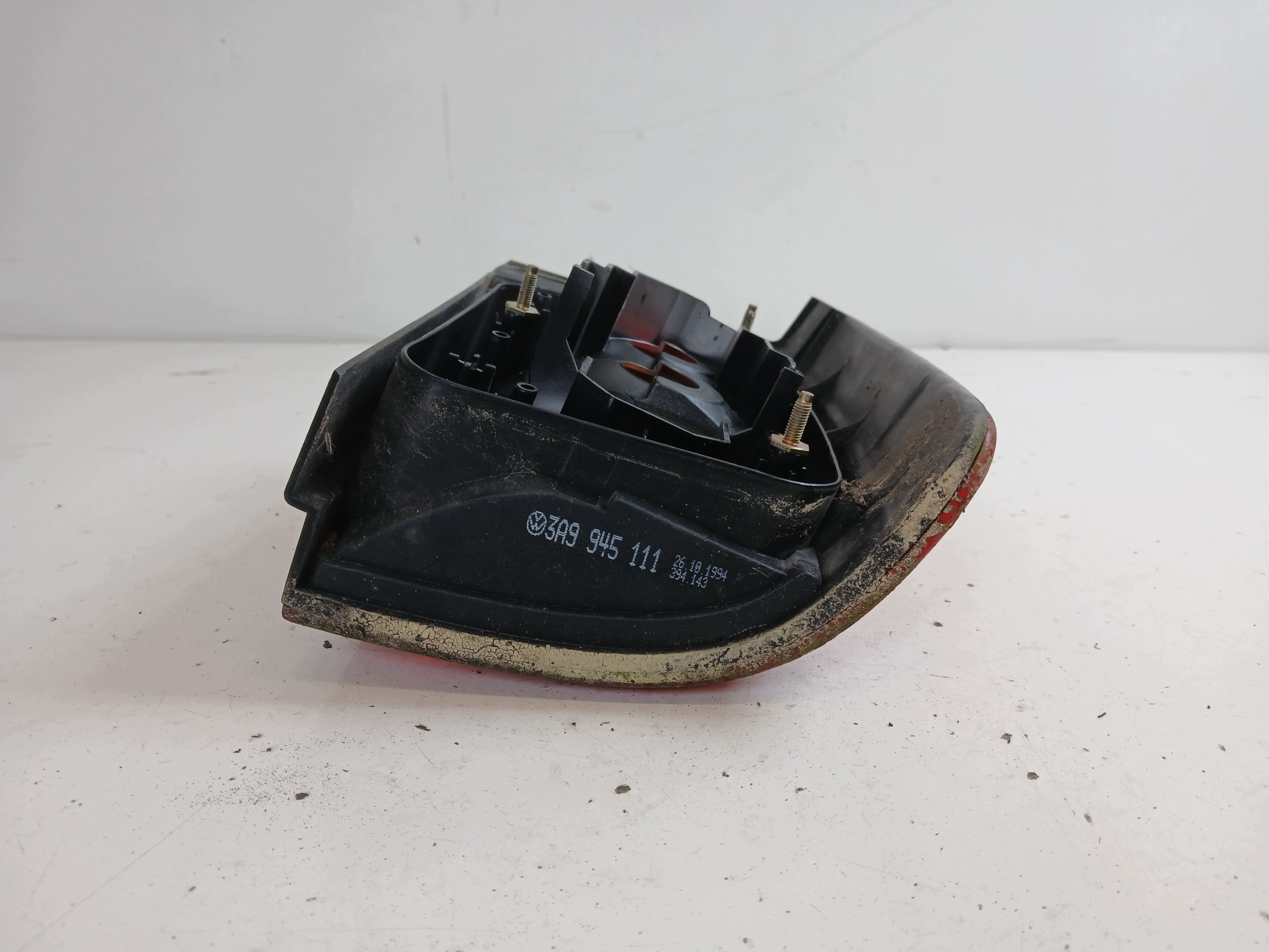 VW PASSAT B4 KOMBI light left rear part 3A9945111