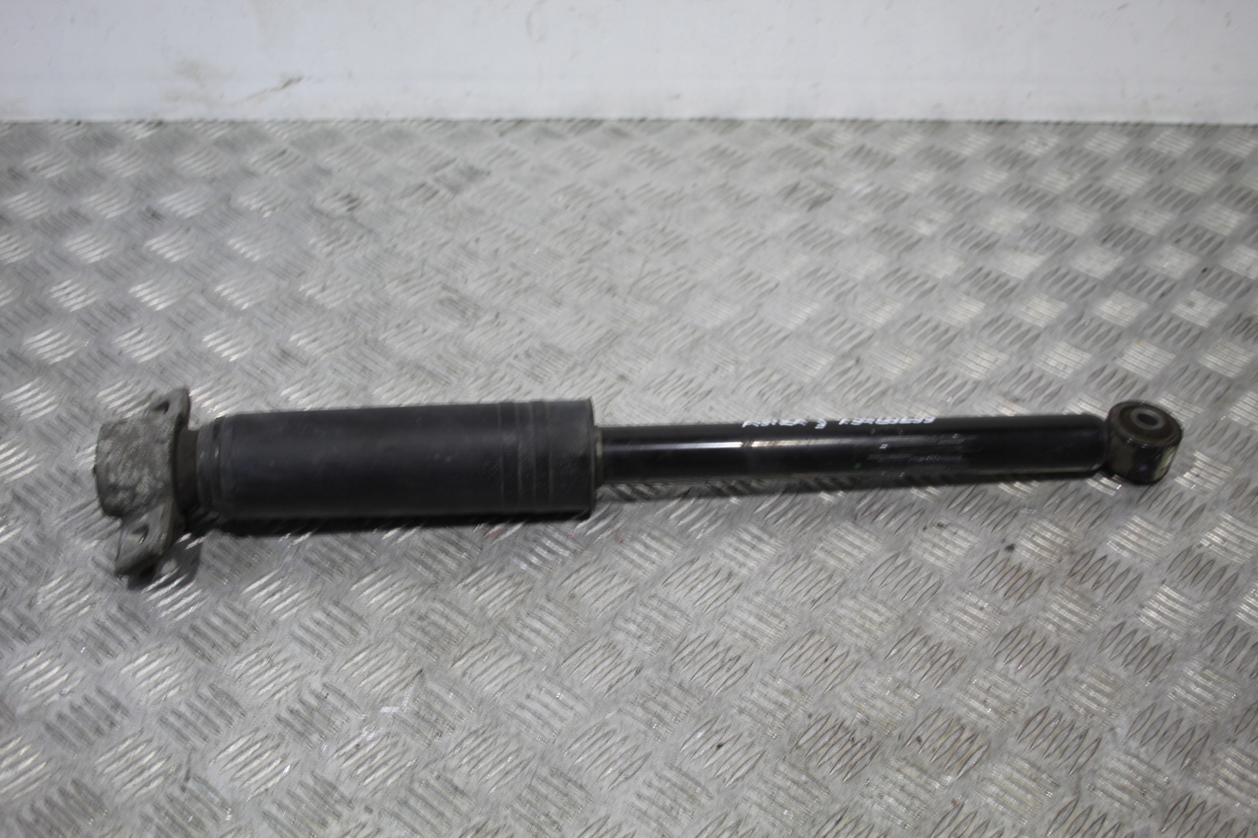 STOSSDÄMPFER HECK HINTEN OPEL ASTRA J IV 4 LIFT