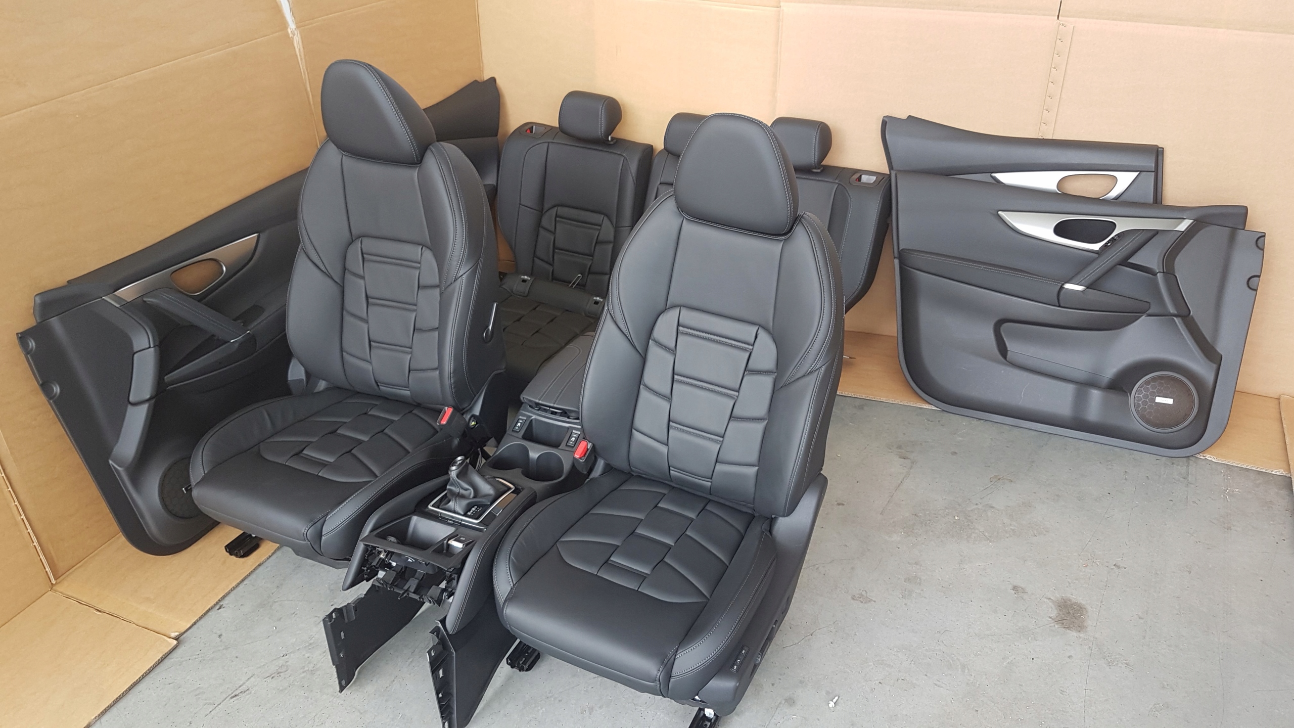 TAPICERKA FOTELE KANAPY WNĘTRZE QASHQAI J11 LIFT