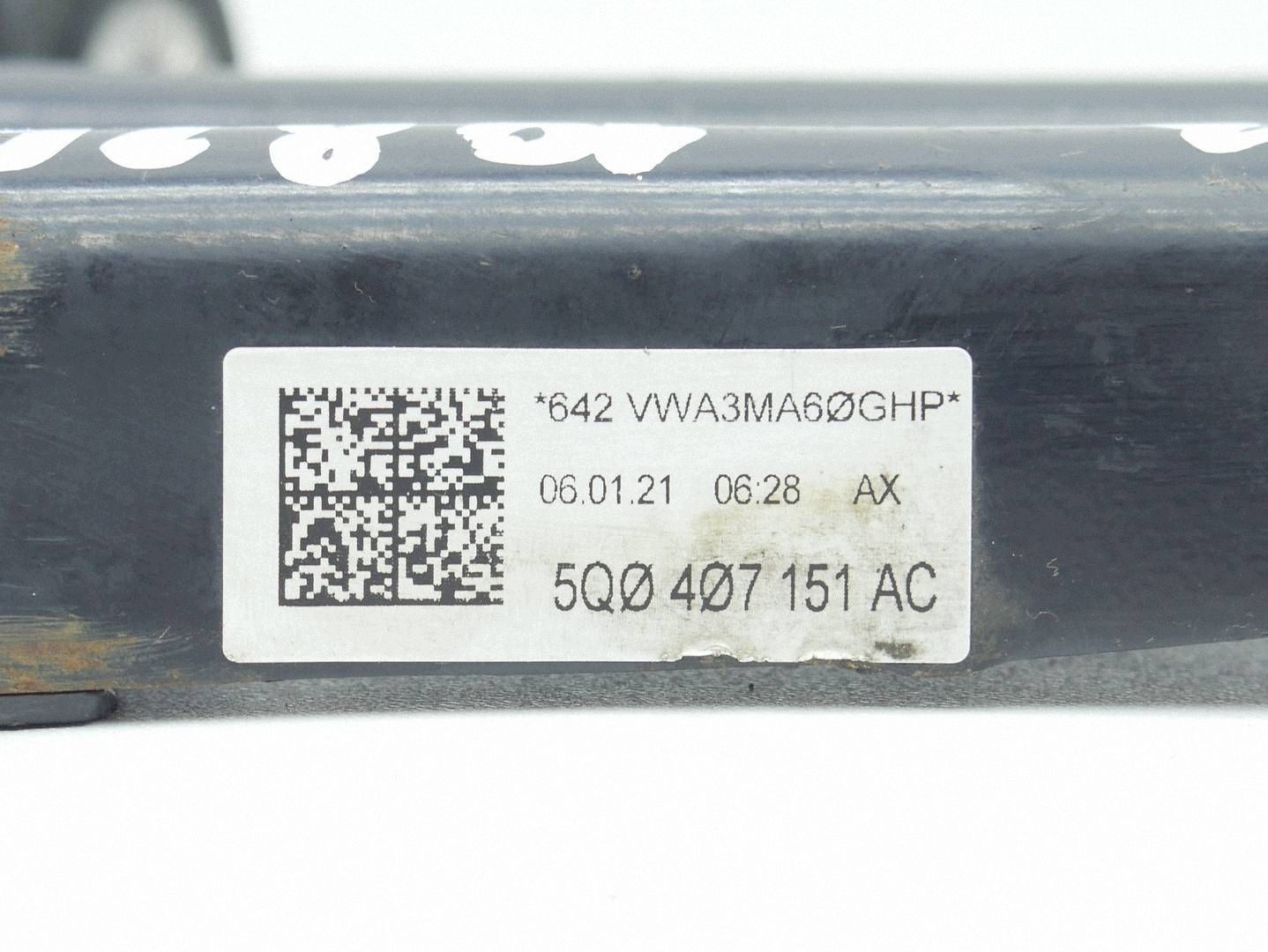 arm left front AUDI A3 8Y 5Q0407151AC