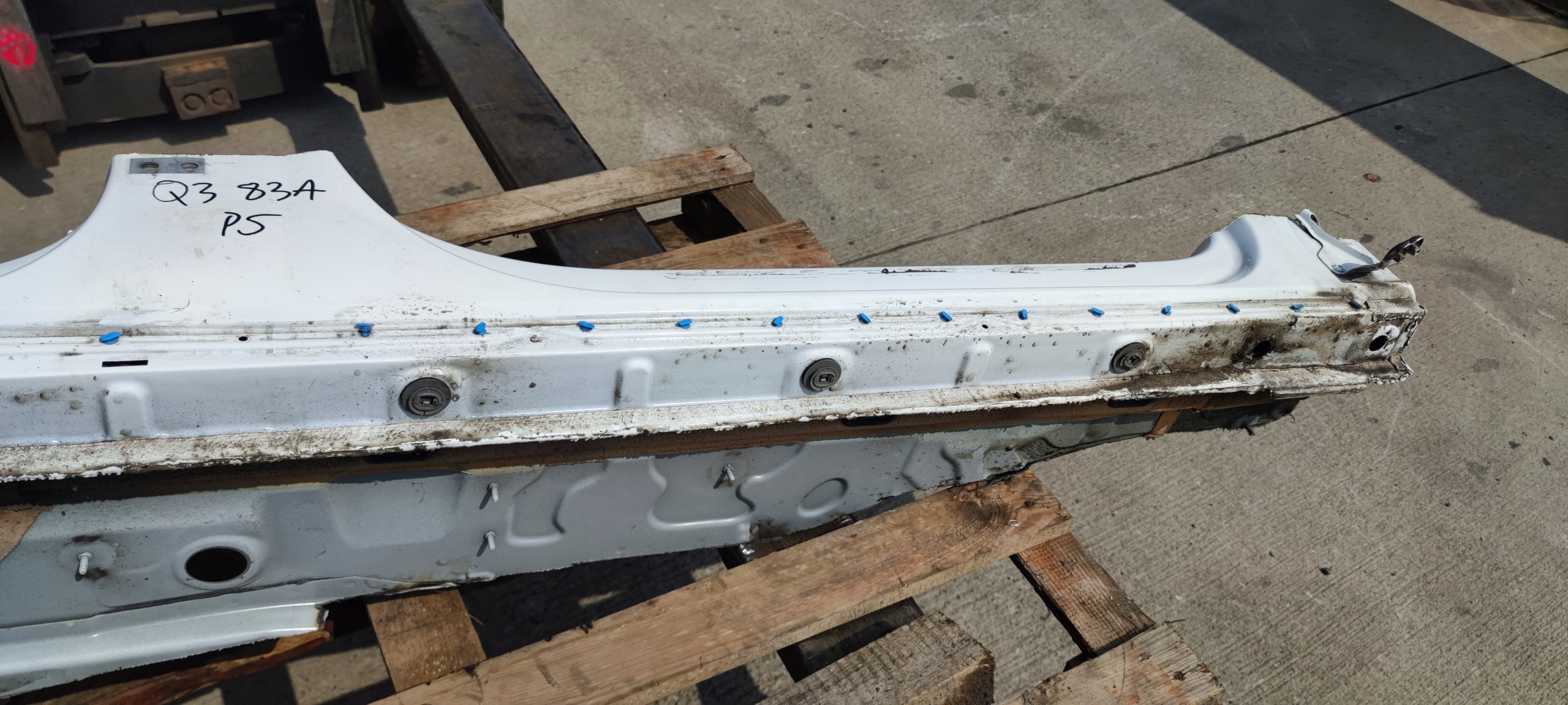 quarter threshold right side AUDI Q3 II 83A F3B