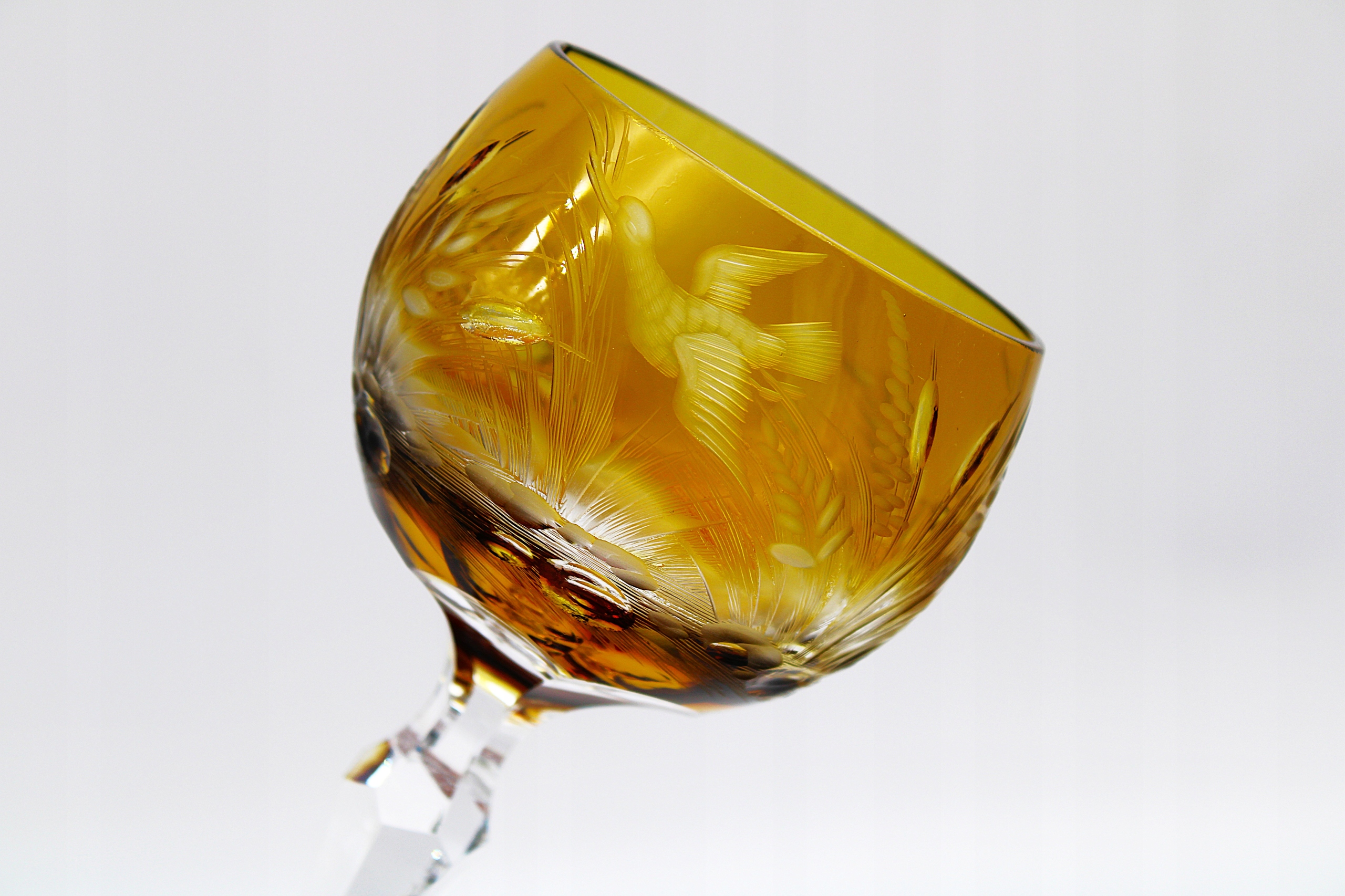 STARY KIELICH DO WINA RĘCZNIE RYTOWANY