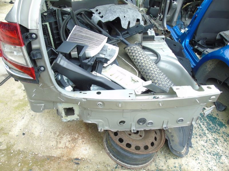 SKODA OCTAVIA III KOMBI PAS TYLNY TYL WANNA