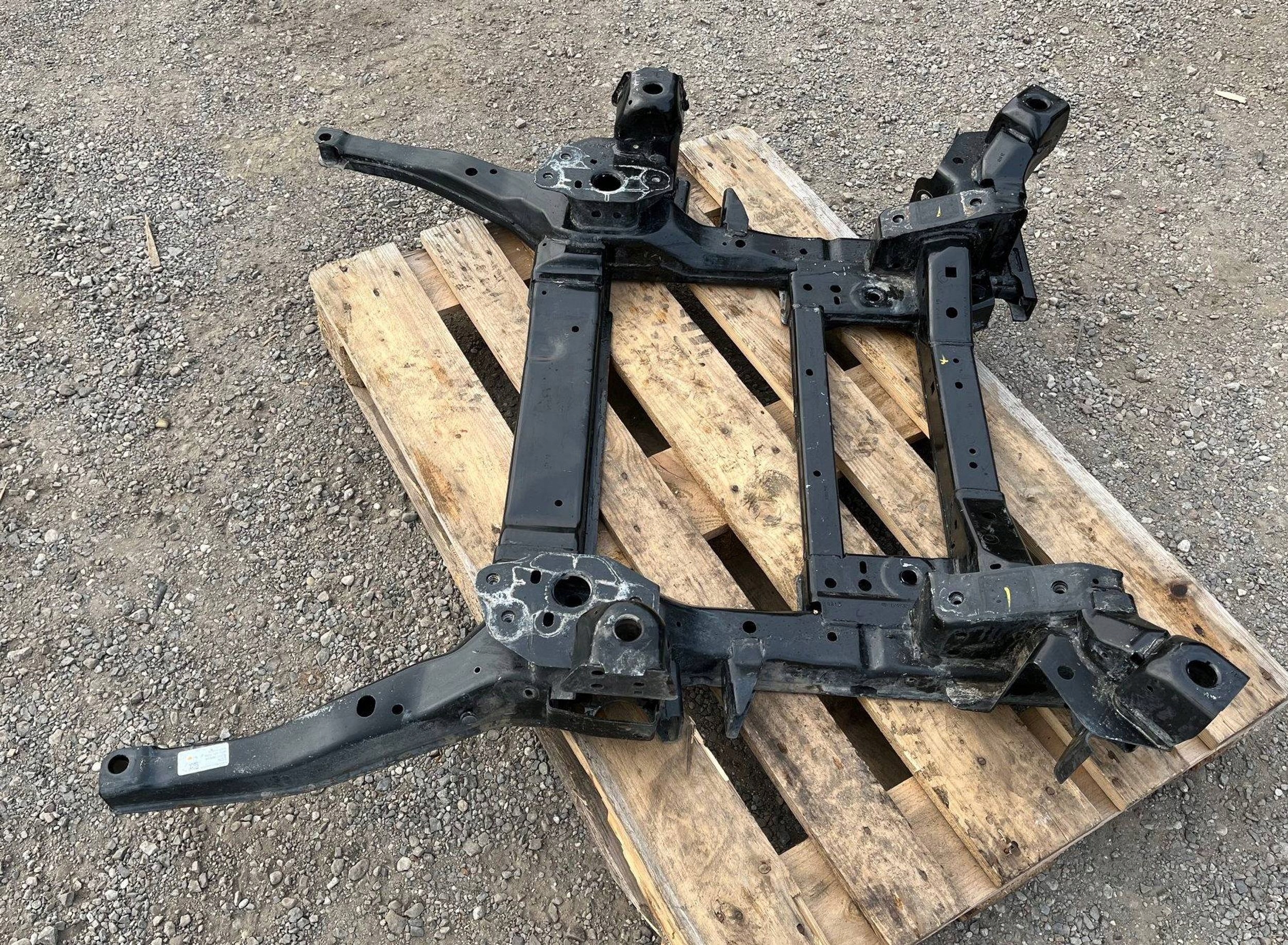 axle beam front subframe suspension beam Ford Explorer 2.3 VI 2020