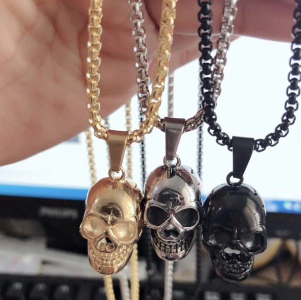 Wisiorek Czarna Czaszka Łańcuszek Stal 316L punk Kolor dominujący czarny