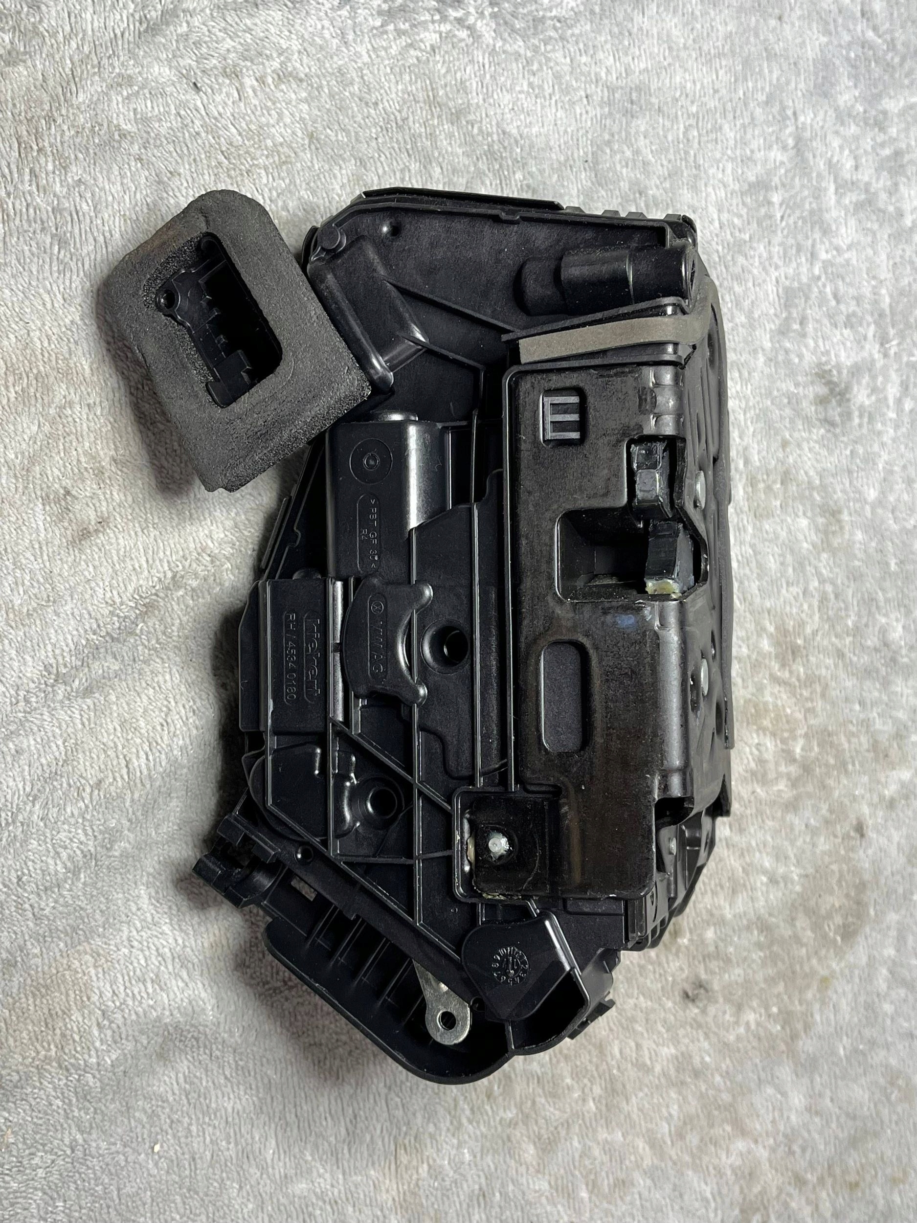 lock door right front VW SEAT SKODA 5TB837016A !J