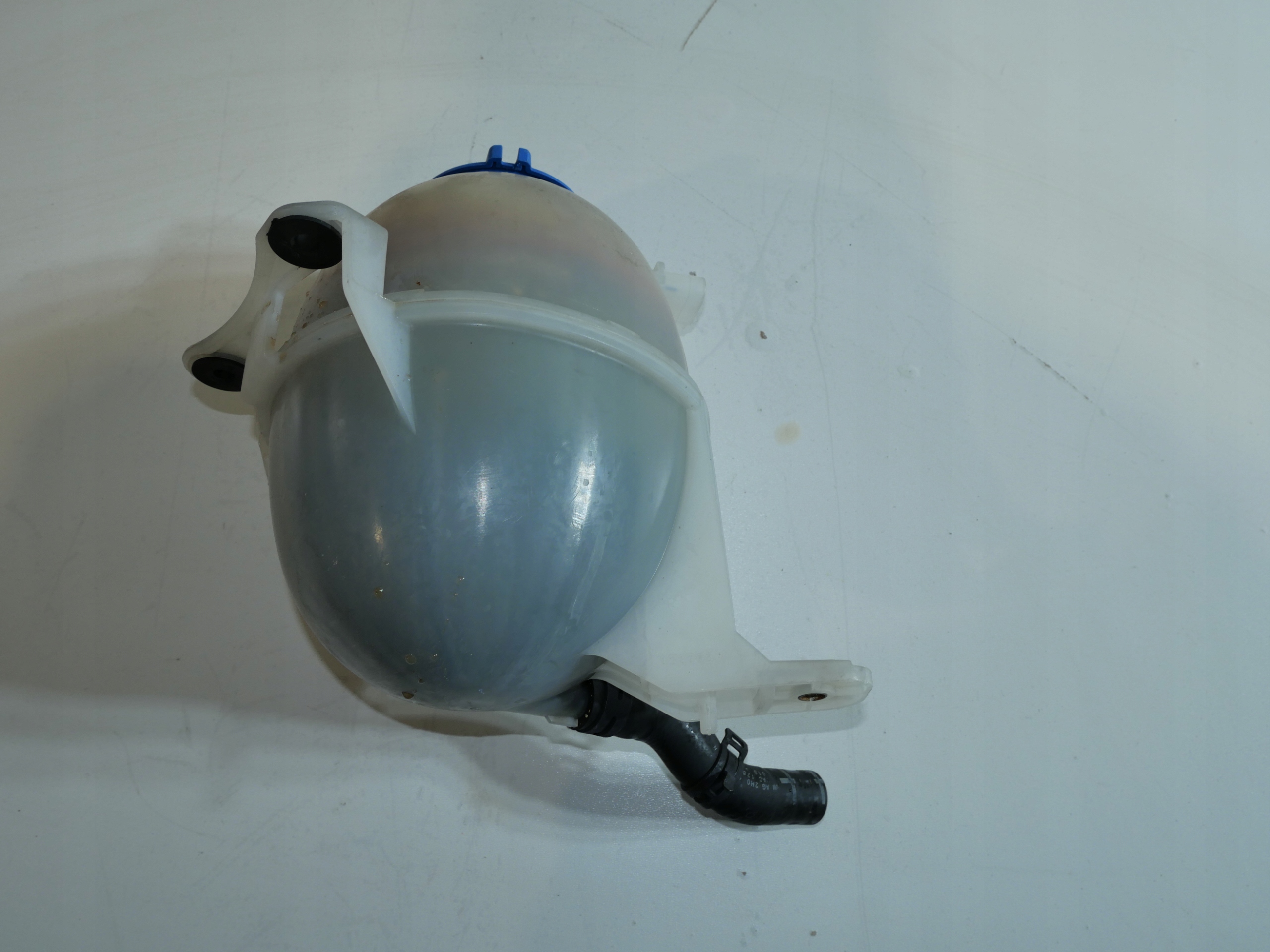 Réservoir eau d’eau VW AMAROK 2H0121407D