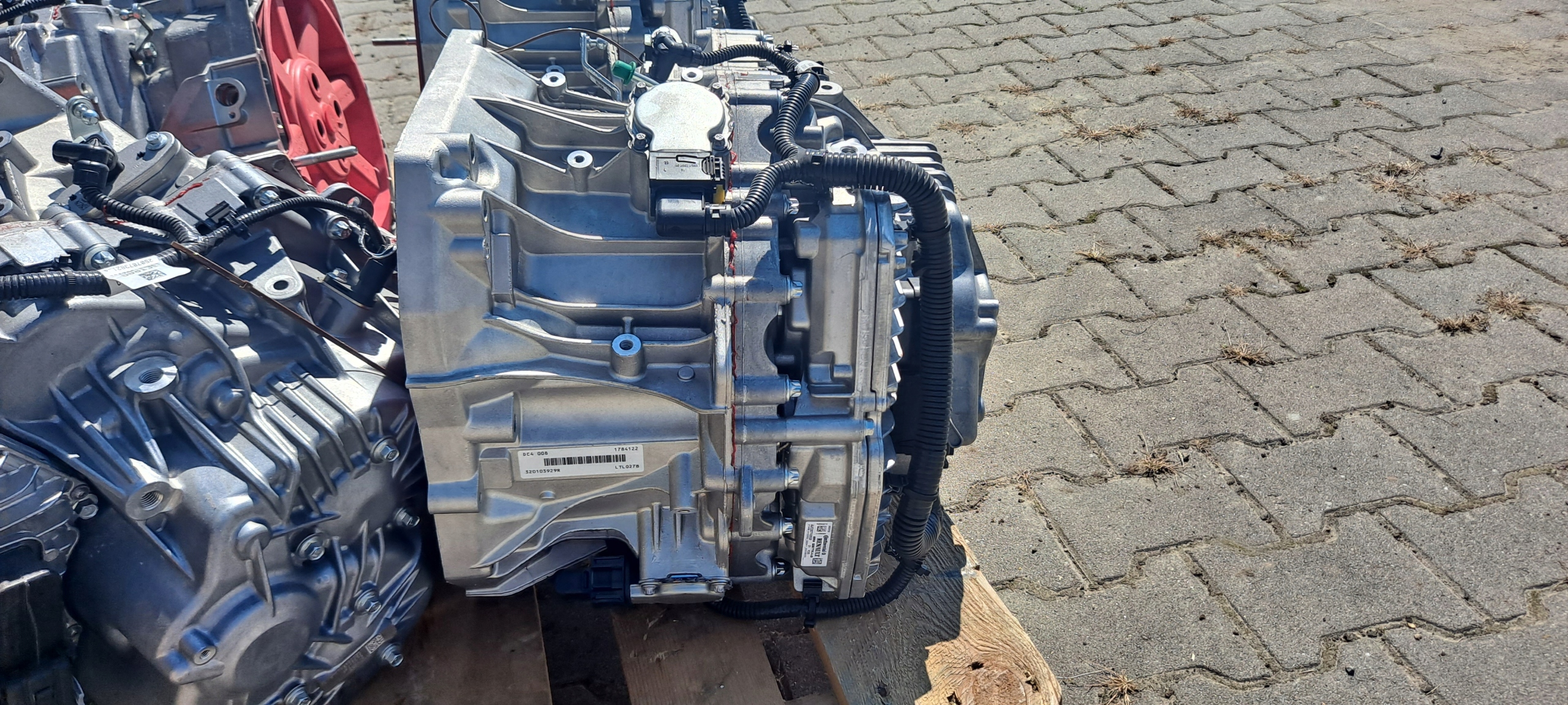 SKRZYNIA DPS6 DC4 RENAULT Kango 320103929R Rodzaj skrzyni Automatyczna