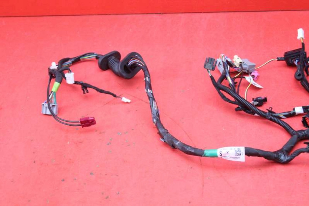 bundle door right front 2004424-00-B TESLA MODEL S LIFT 16-21