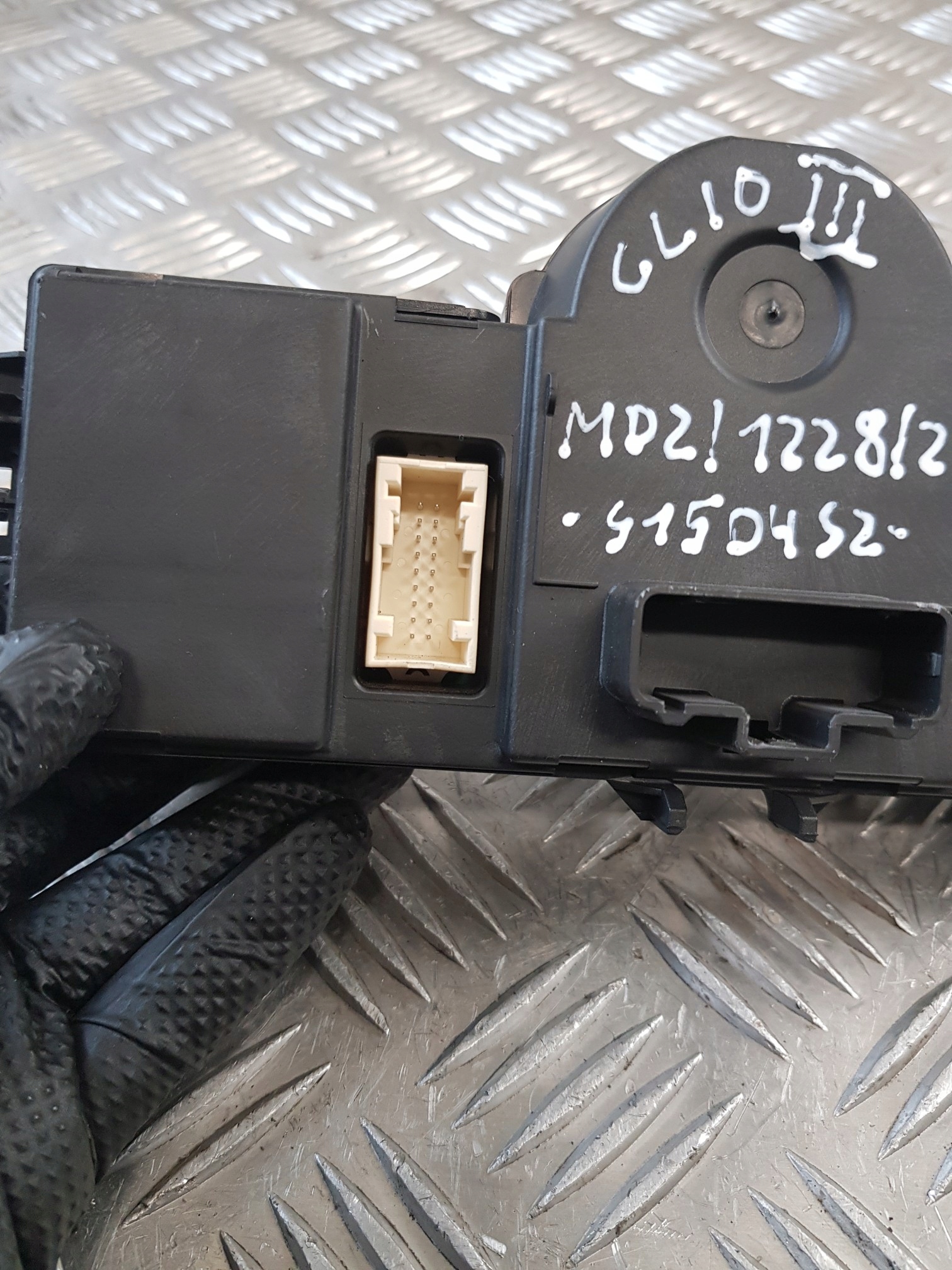 PANEL klími klimatizaci 8200296683 RENAULT CLIO III 06R
