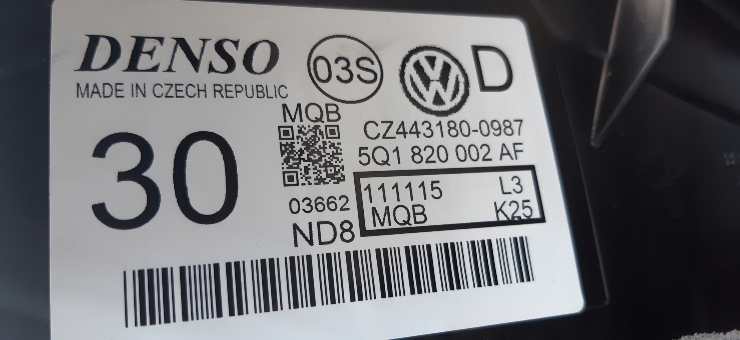 volkswagen oe 7P1820005Q радиатор отопителя