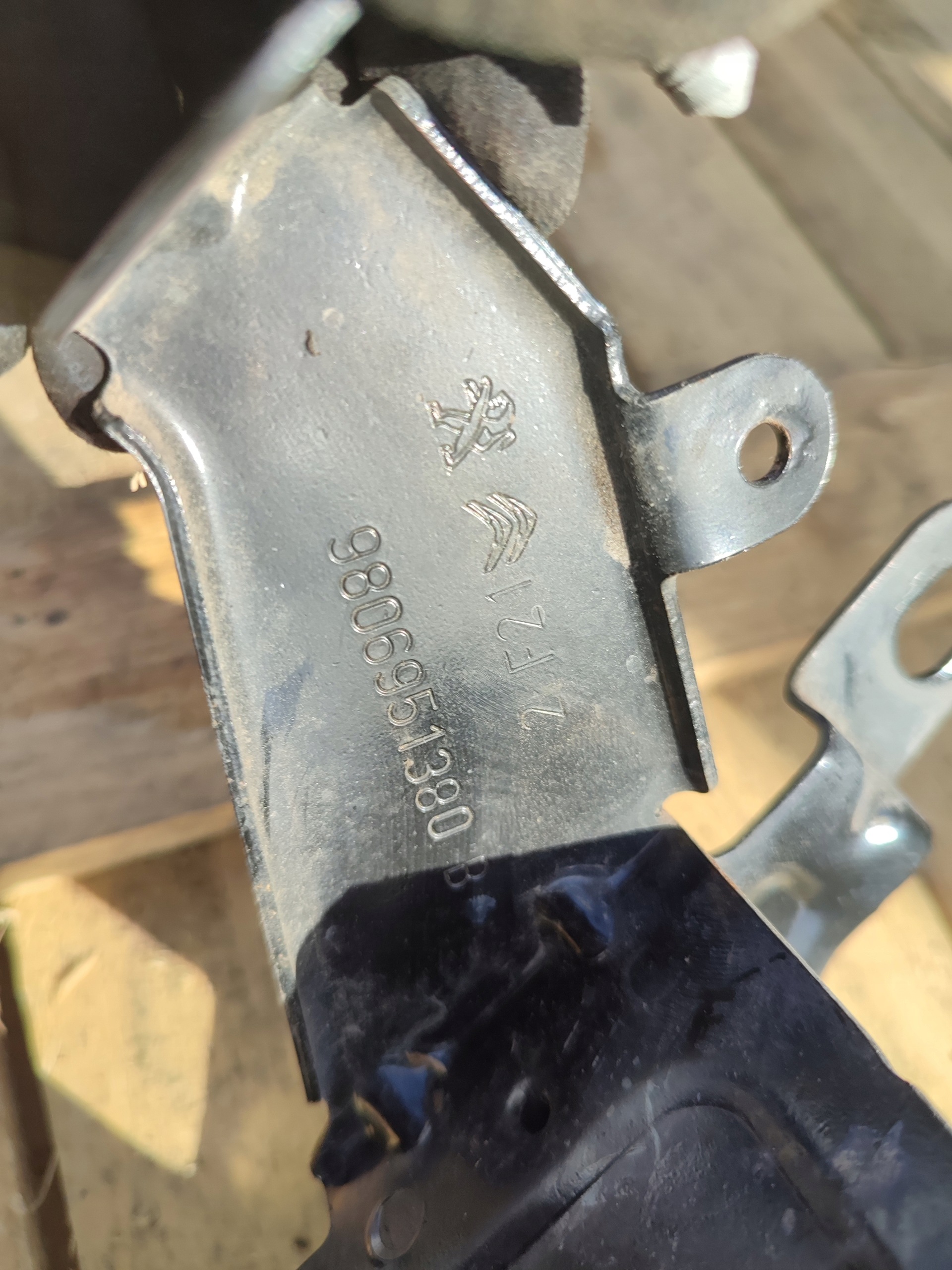 holder bracket POMPY ABS PEUGEOT EXPERT III 3 9806951380