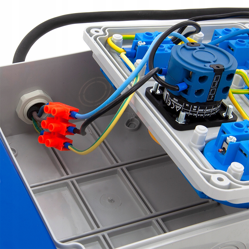 ROZDZIELNICA SKRZYNKA JEDNOFAZOWA PRZENOŚNA 5x230V Napięcie pracy 230 V