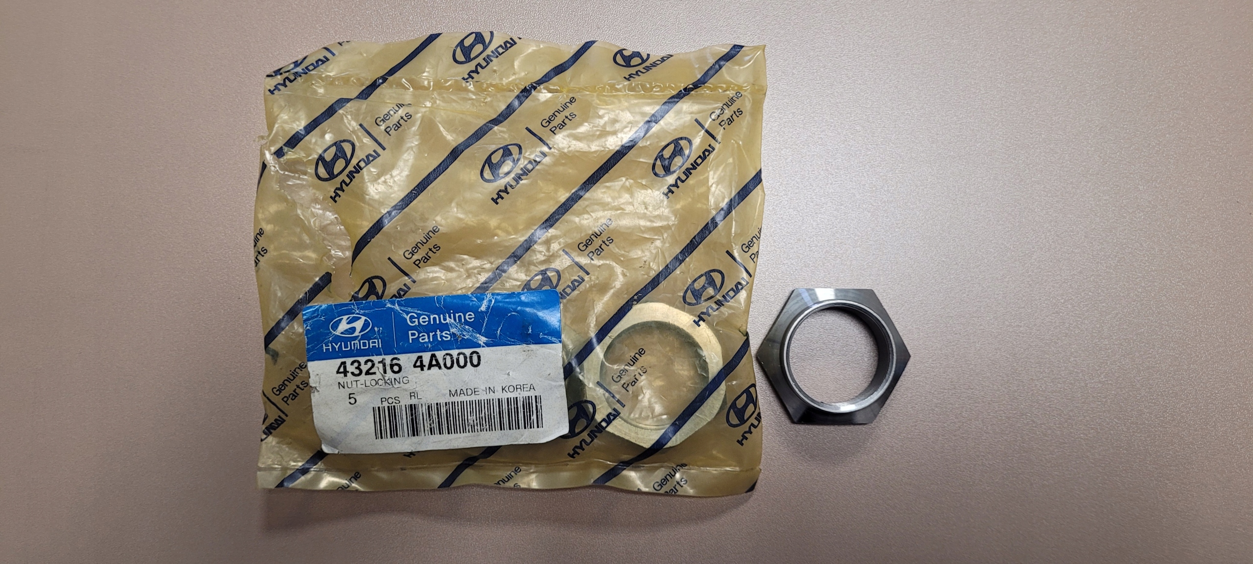 Nakrętka zabezpieczająca 432164A000