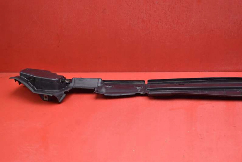 PROWADNICA luft 51747176719-02 BMW E60 E61 03-07
