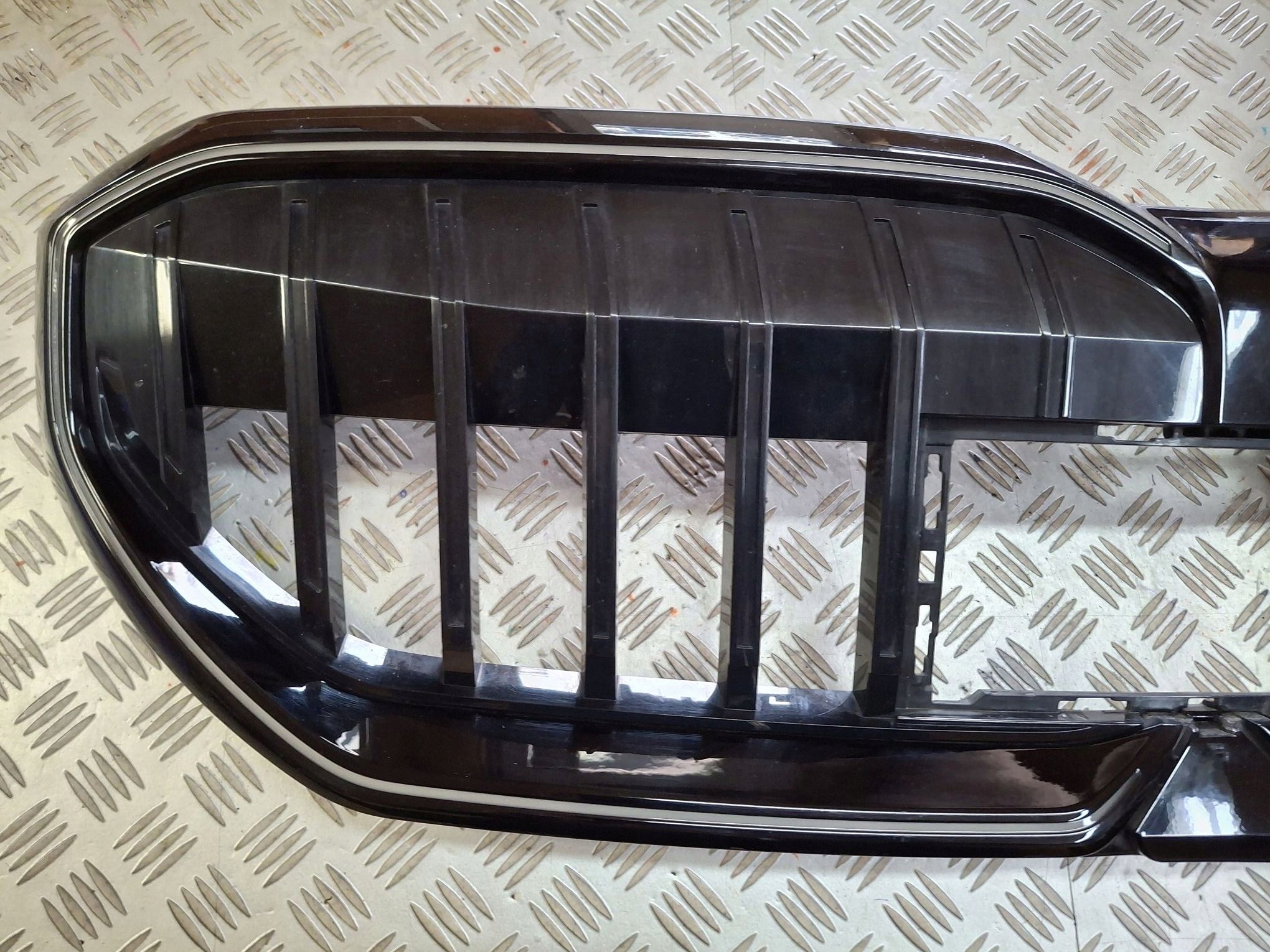 maska BMW 5 G60 G61 2023R->