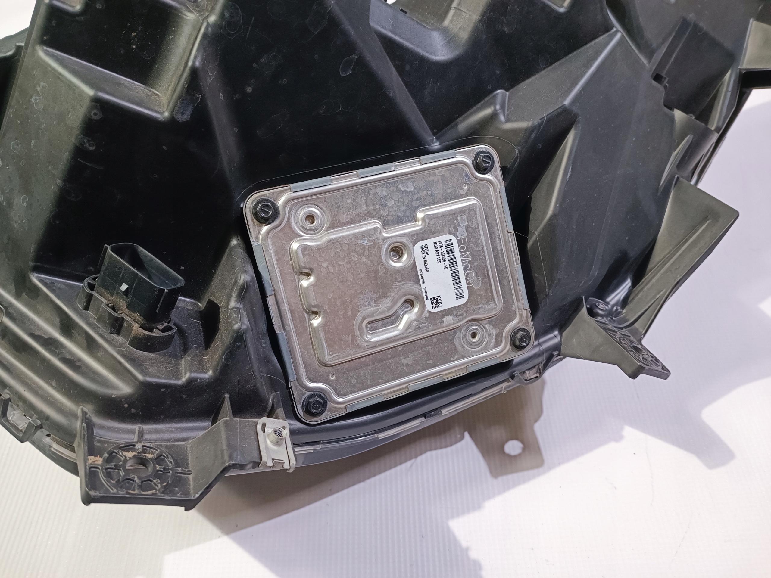 light front front right Ford Explorer VI 2020