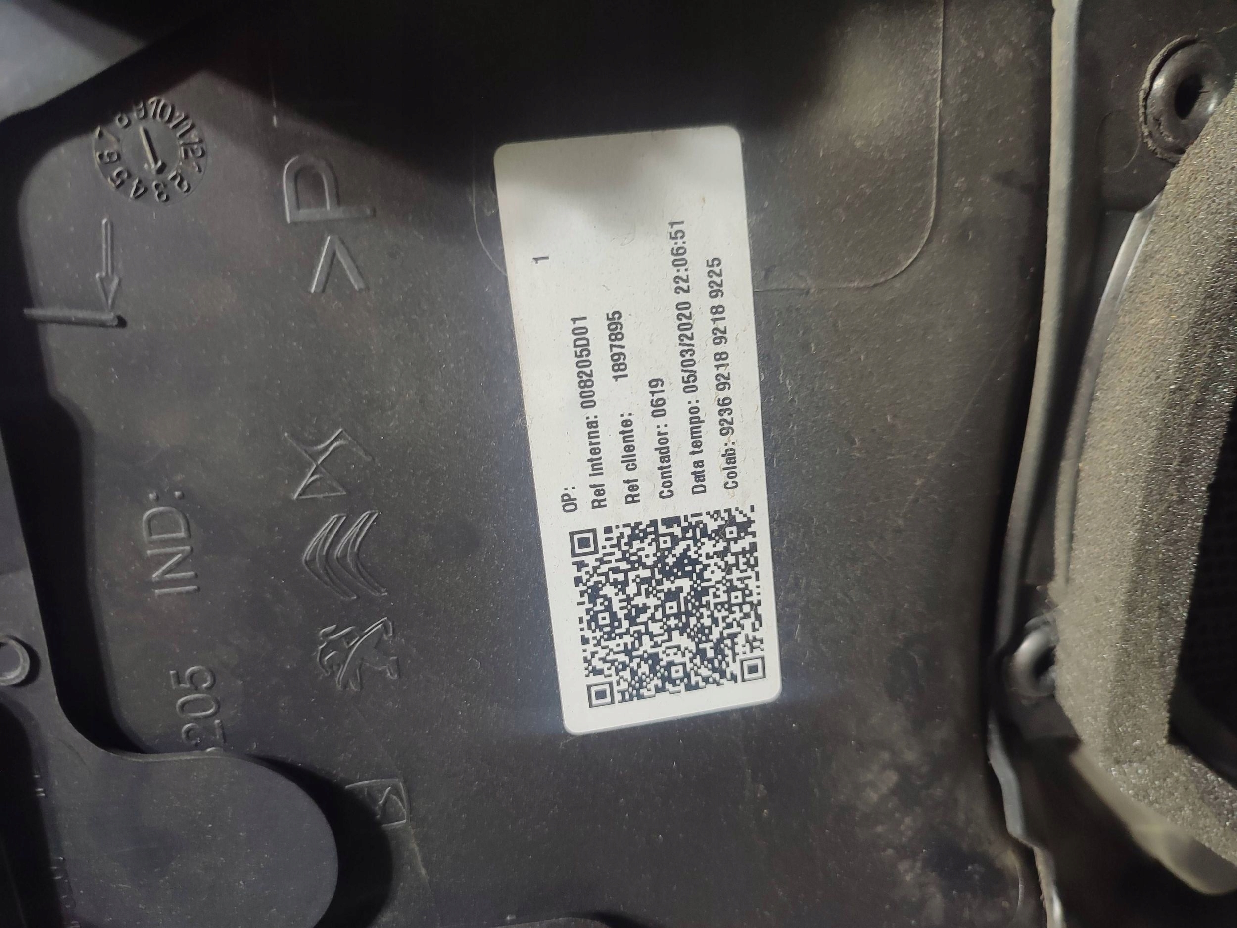 Peugeot 2008 II 2020 rear part side side / upholstery door tylnych