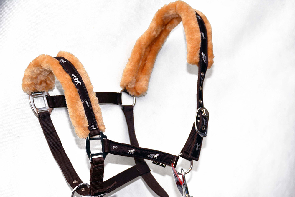 KANTAR Z FUTERKIEM ROZ . PONY