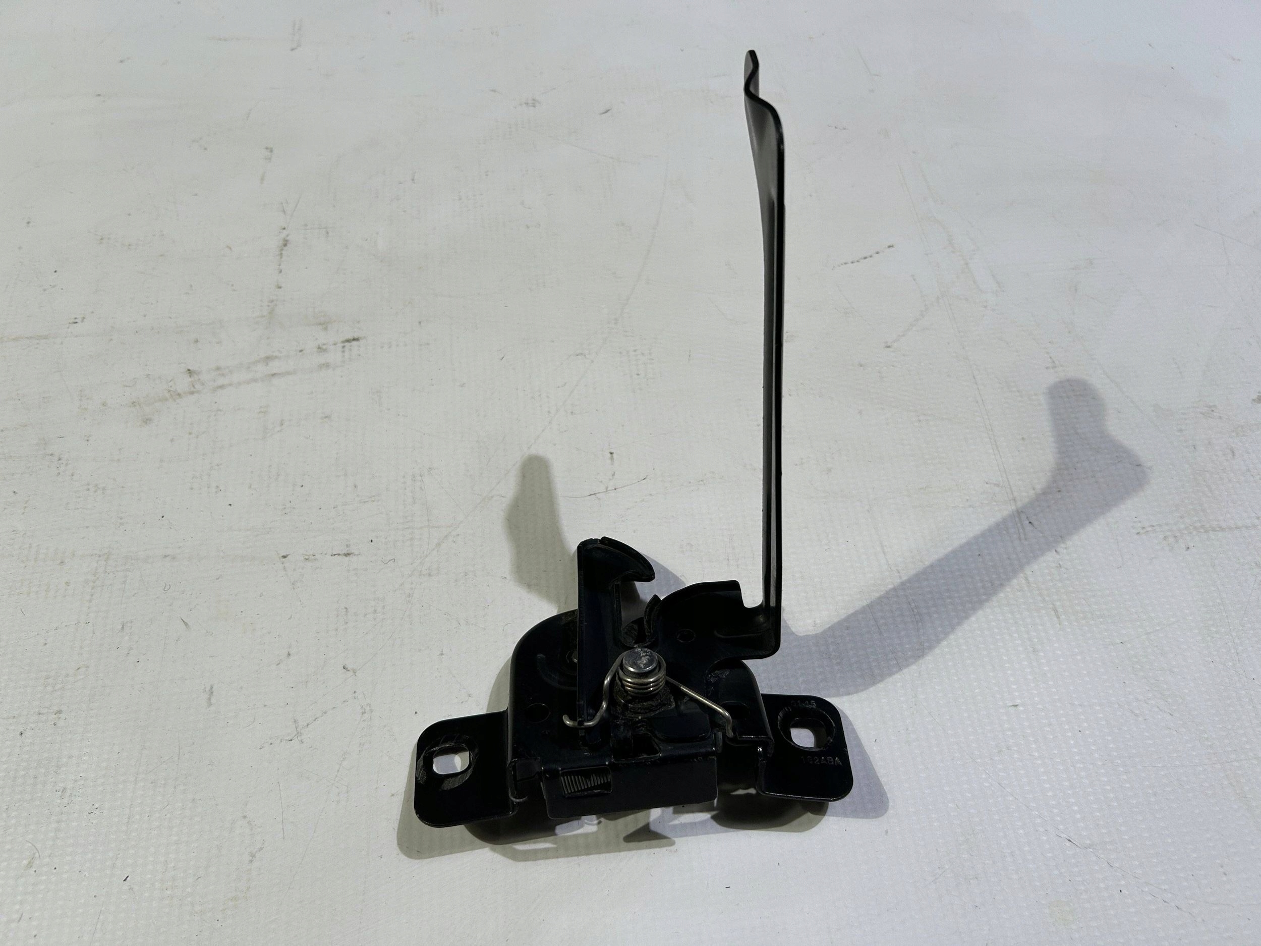 bonnet latch lock pokrywy of the engine front Dodge Challenger 2015