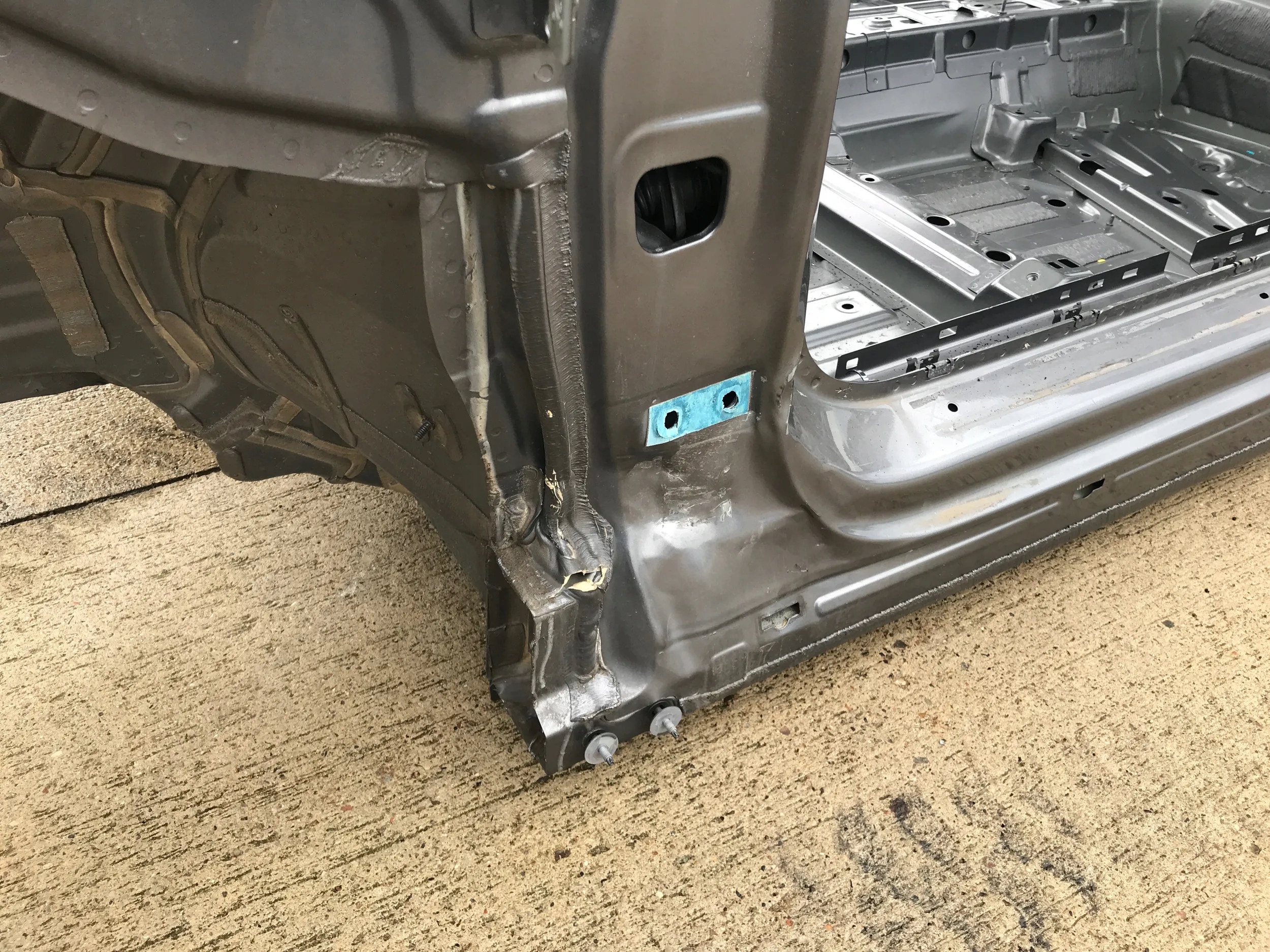 MERCEDES GLA H247 2022 ĆWIARTKA LEWY PRZÓD Producent części Mercedes-Benz OE