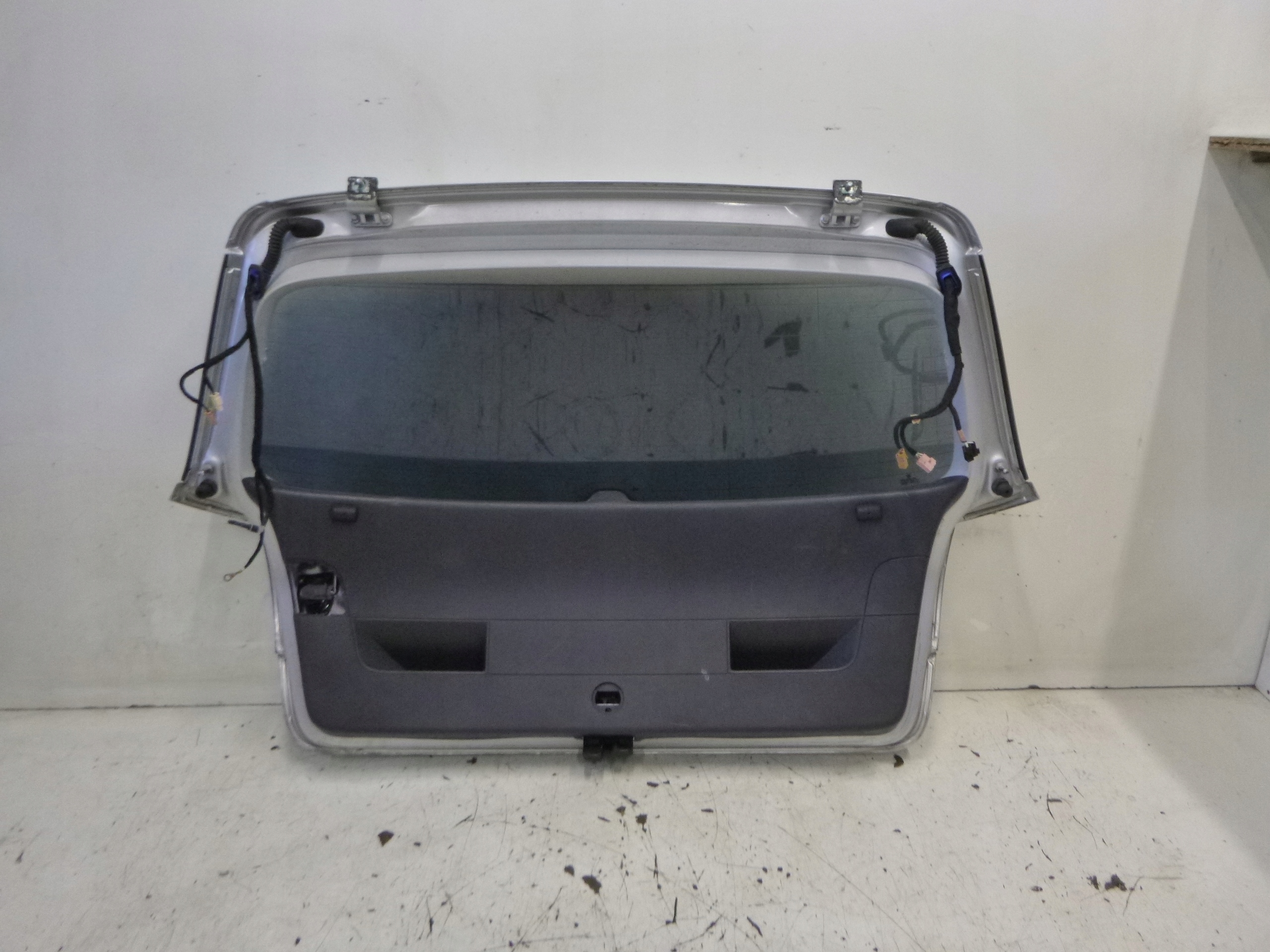 boot doors GOLF V LA7W 3D 2006r.