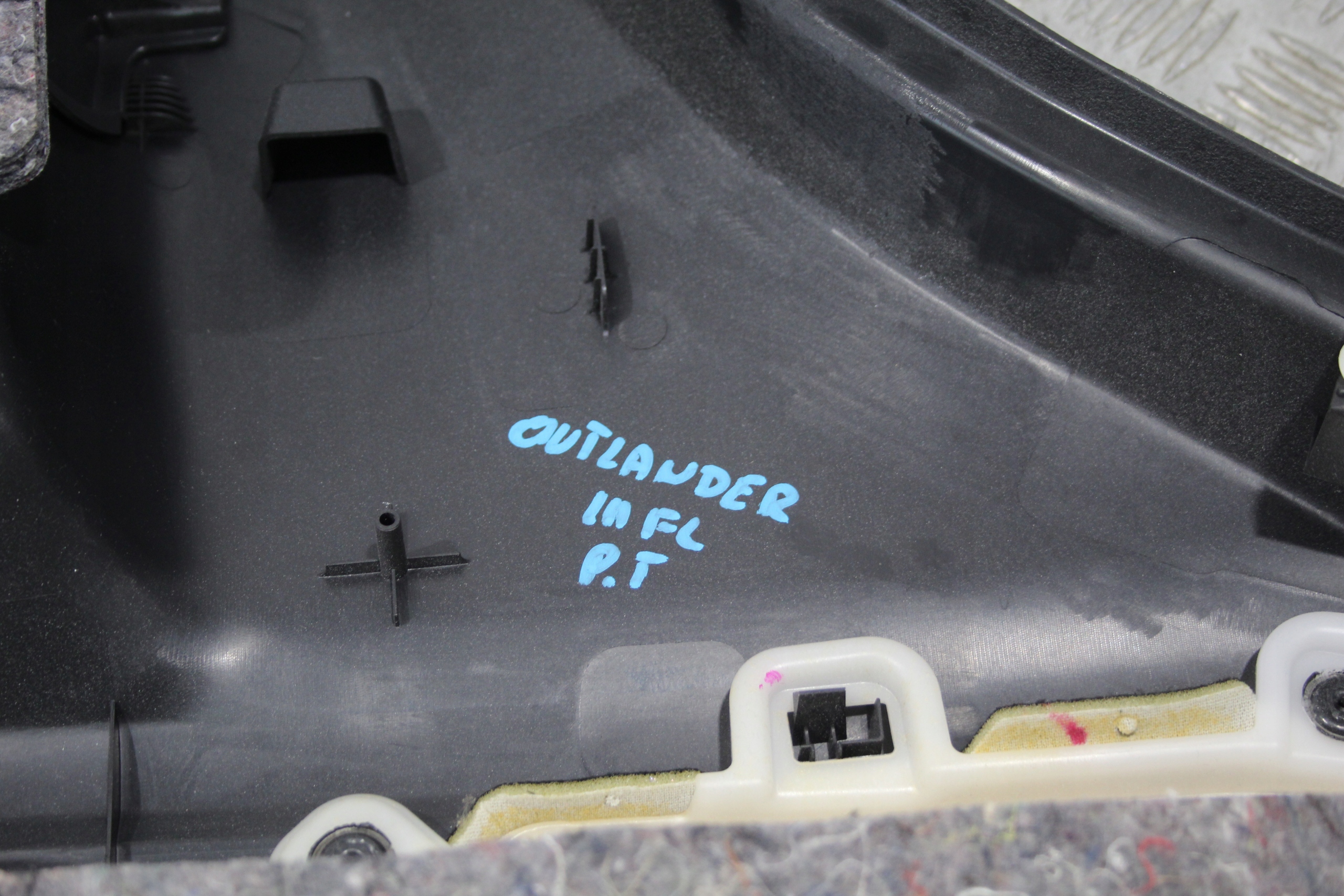 side door right rear part OUTLANDER III 3 LIFT
