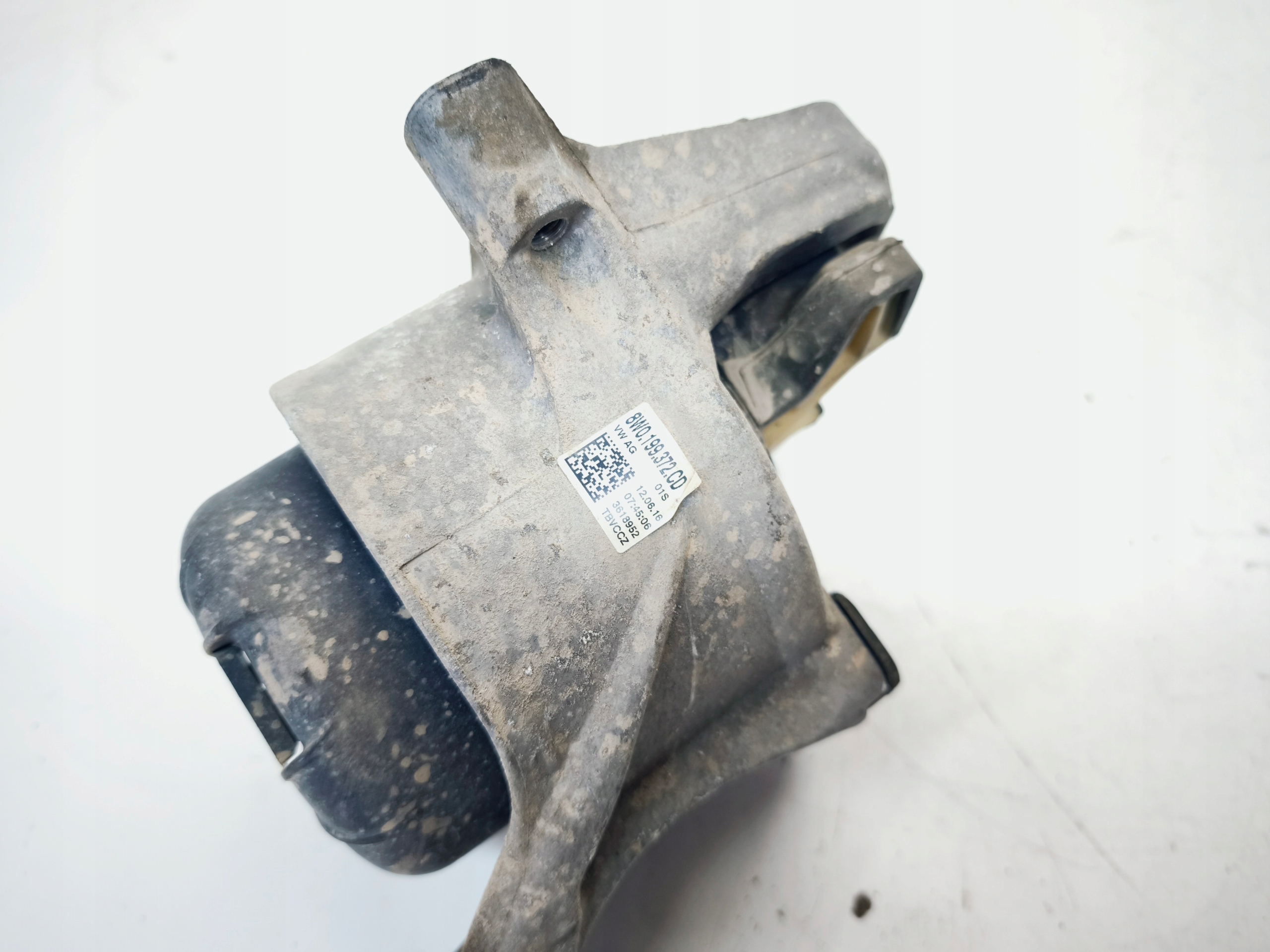 support engine mount right AUDI A4 B9 A5 8W 2.0 TDI 8W0199372CD