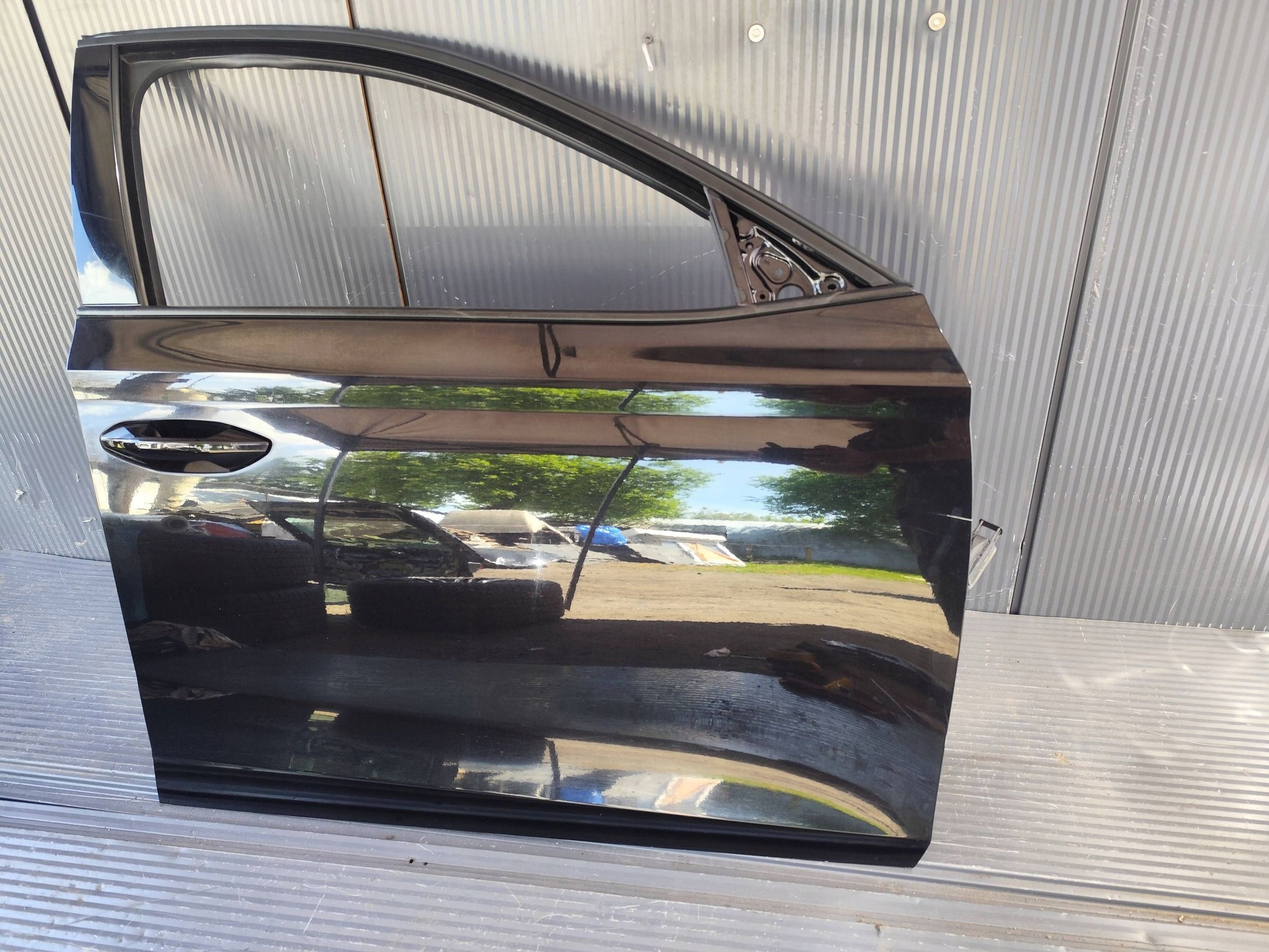 SKODA OCTAVIA IV KOMBI door front right complete DEMONTAZ