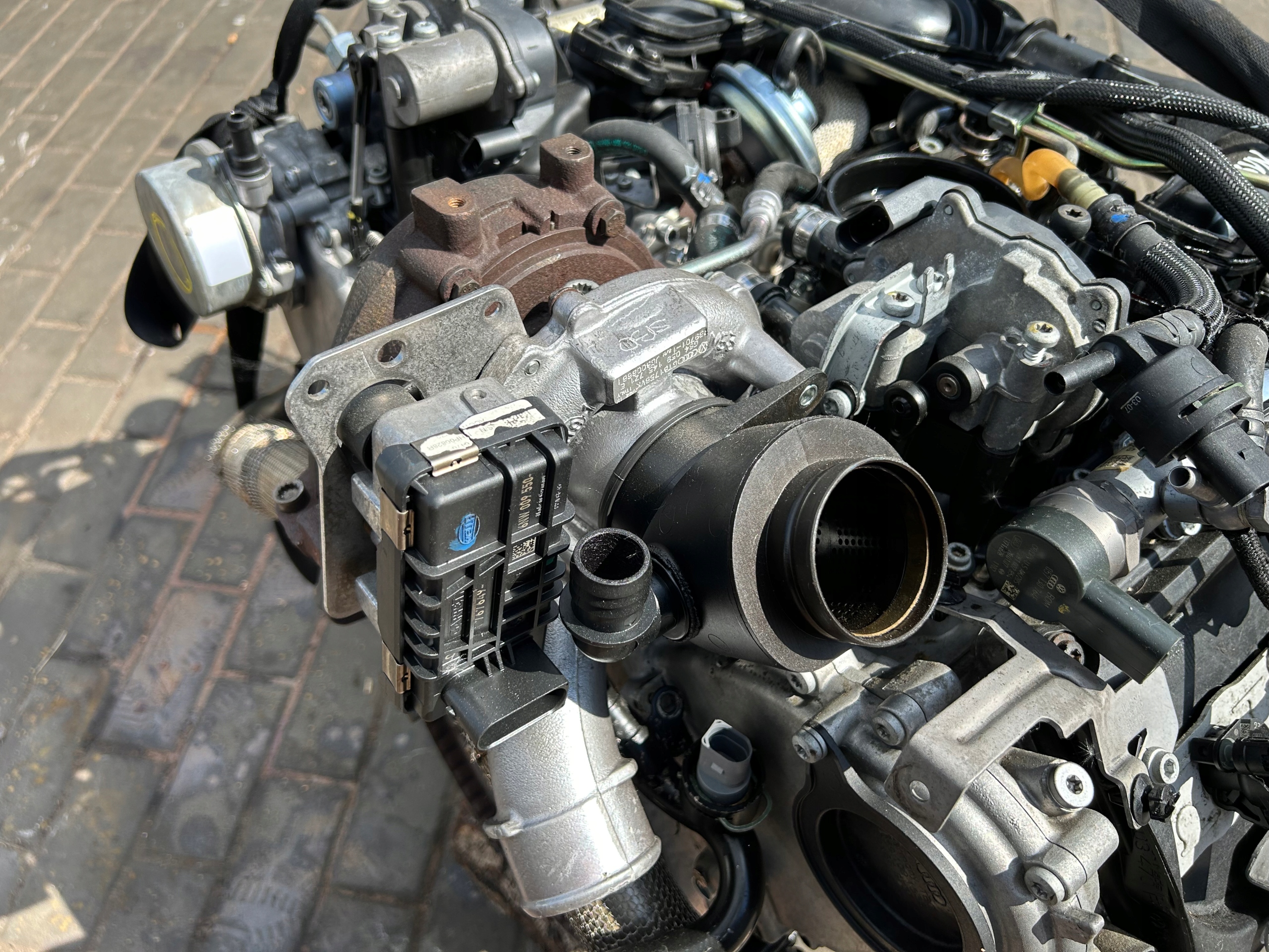 Audi Q7 TOUAREG 3.0 tdi Двигатель