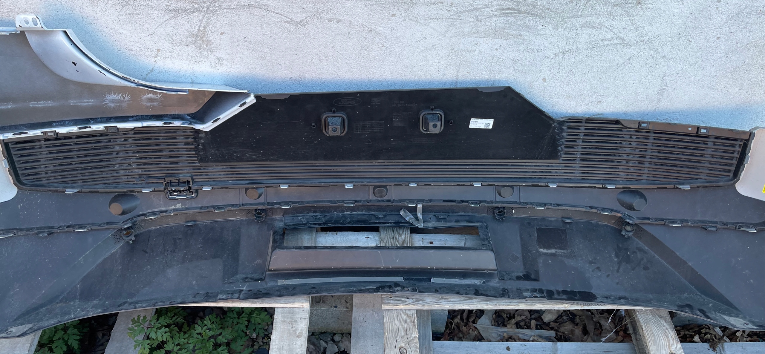 FORD EXPLORER EV 2023 - bumper rear part rear PDC