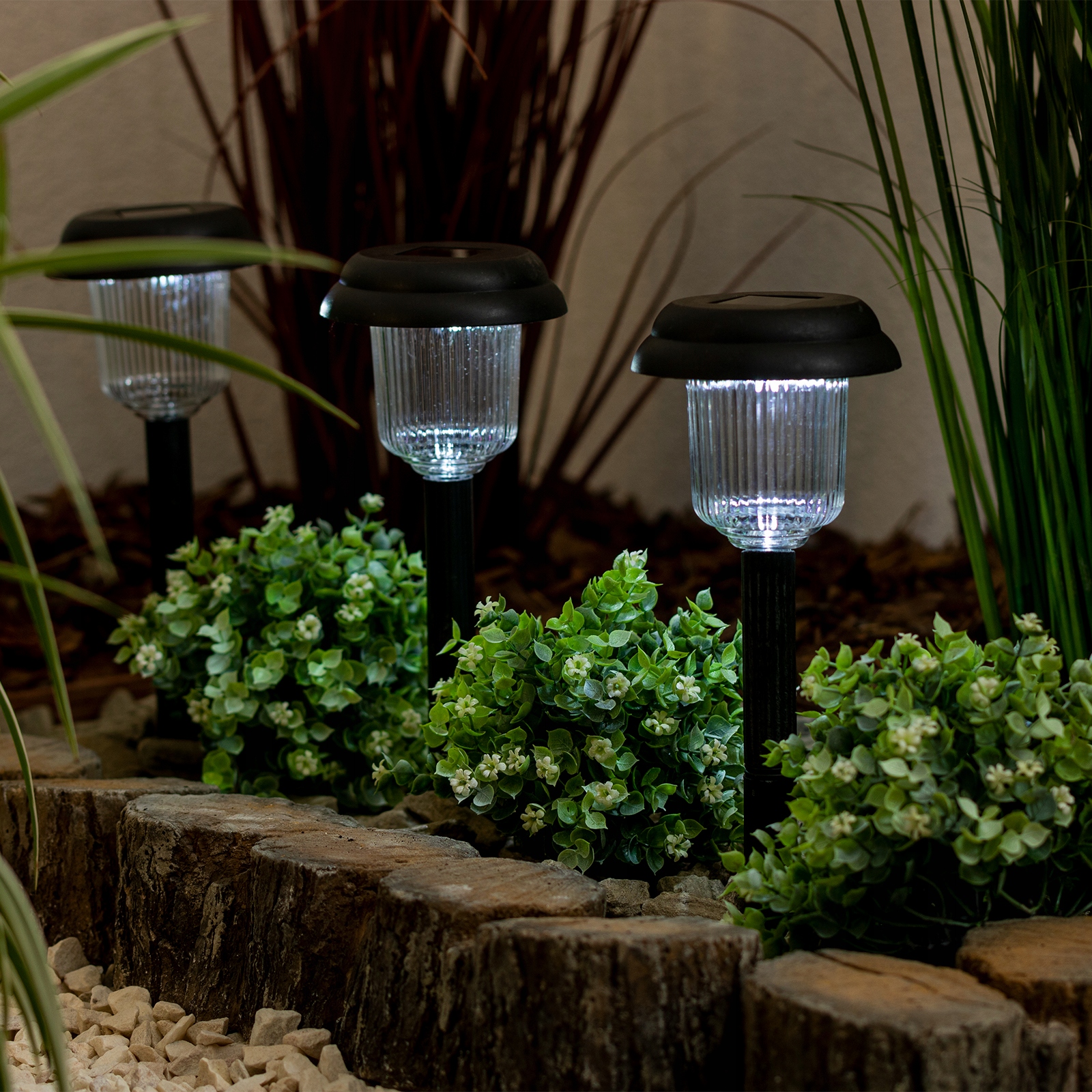 LAMPKA SOLARNA LED OGRODOWA WBIJANA SZPIKULEC SŁUPEK SOLARNY Kod producenta 739065 LAMPKA OZDOBNA OGRODOWA LATARNIA