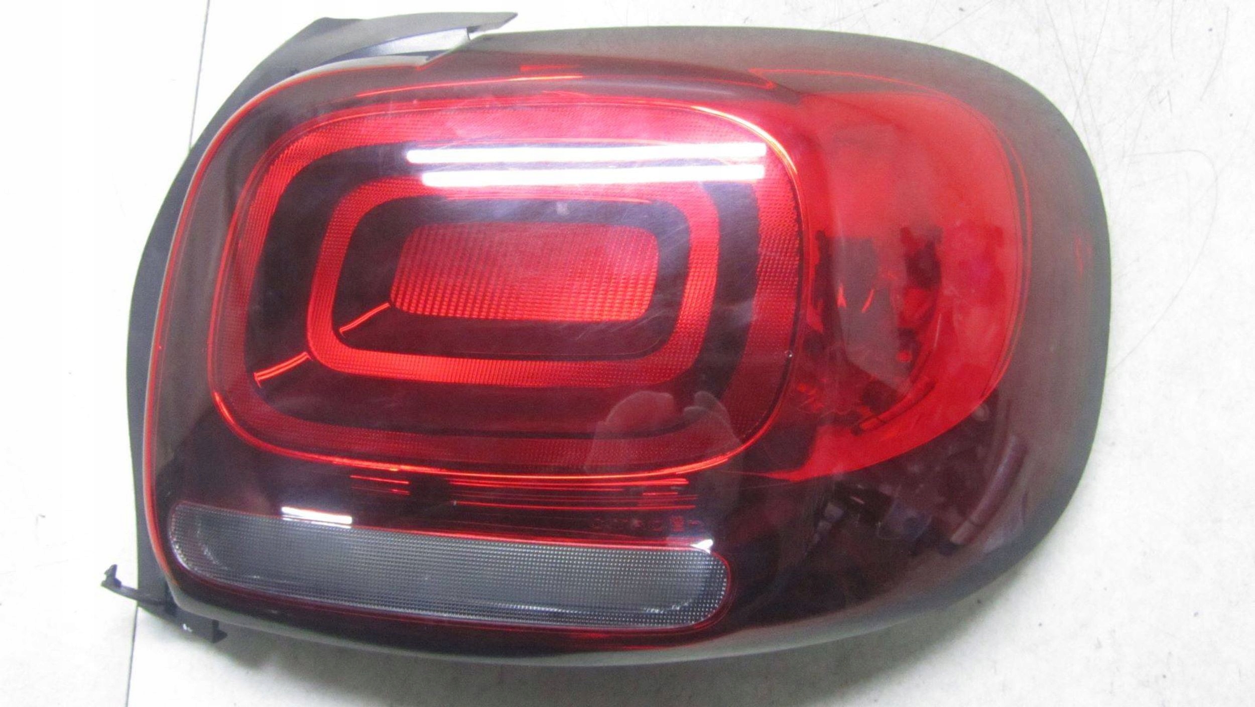 CITROEN C3 AIRCROSS LAMPA PRAWA TYŁ TYLNA 17- Numer katalogowy części GIS52108