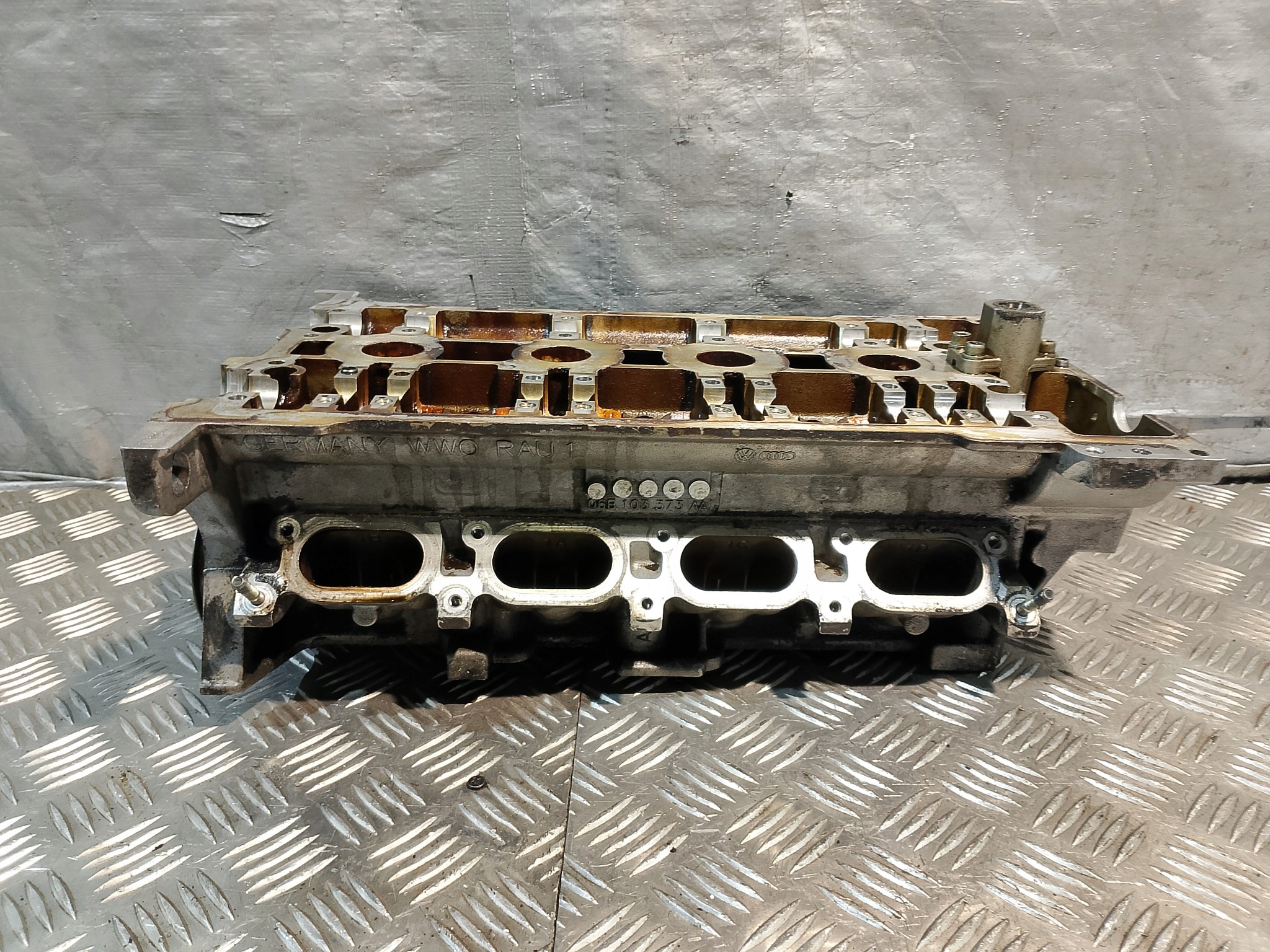 TESTATA Motore AUDI A4 B6 2.0 B 130KM 06B103373 AA R0422700C
