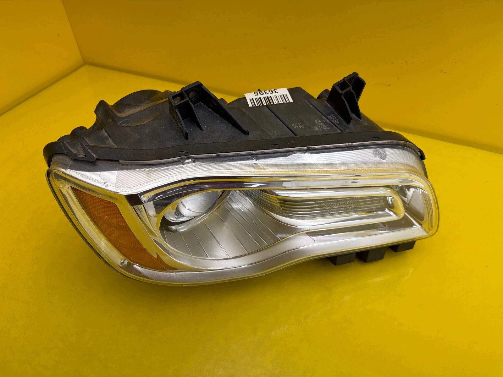 light right front Chrysler 300C 2011-2014 68042154AD