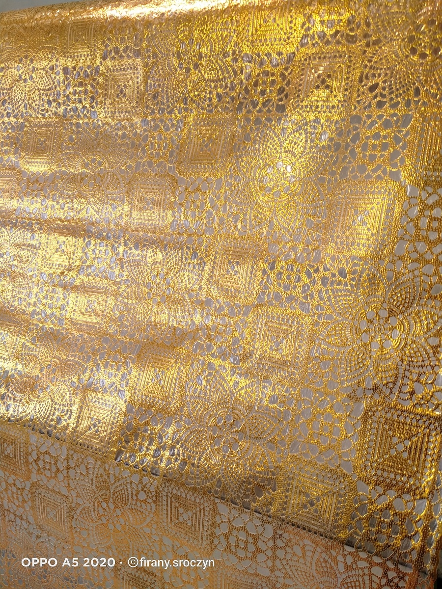 CERATA OBRUS wzór jakby SZYDEŁKIEM ROBIONE złota Marka inna