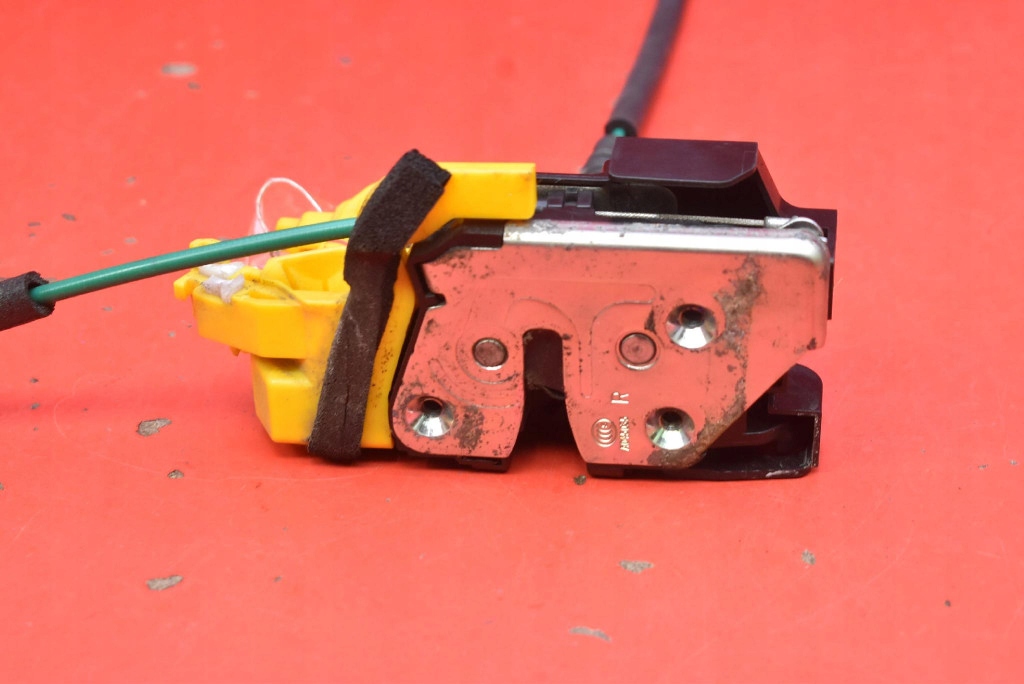 lock door right front front EU 81320-A6010 HYUNDAI I30 II GD 5D HB 12